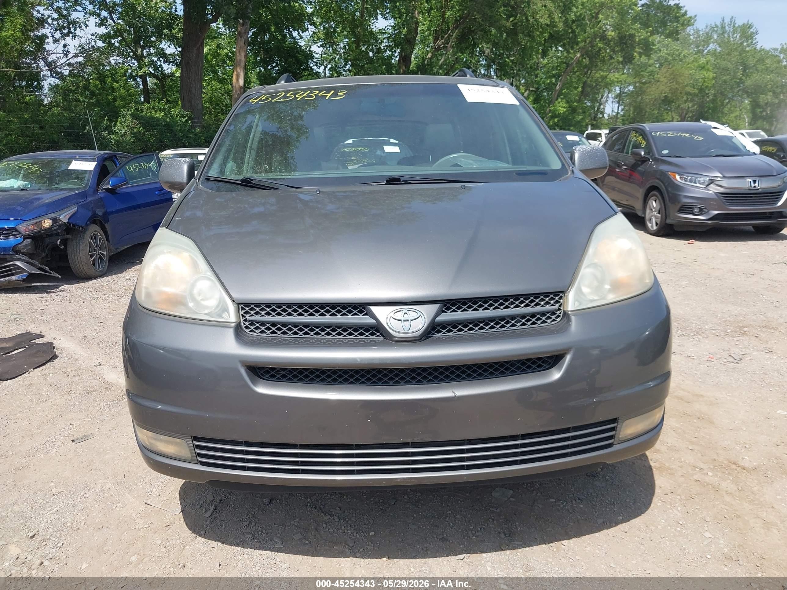 2004 Toyota Sienna Xle Gray vin: 5TDZA22C44S088948