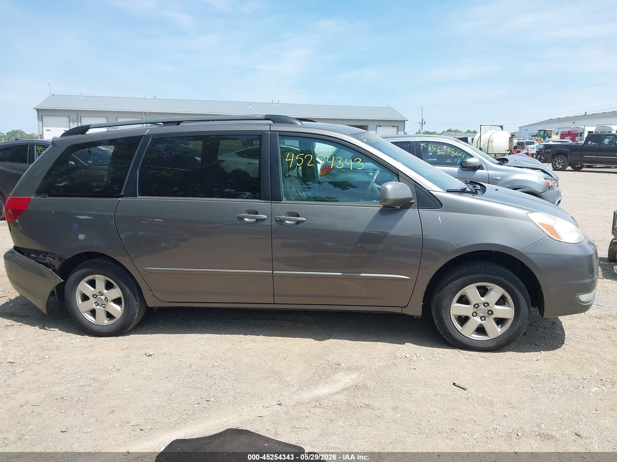 2004 Toyota Sienna Xle Gray vin: 5TDZA22C44S088948