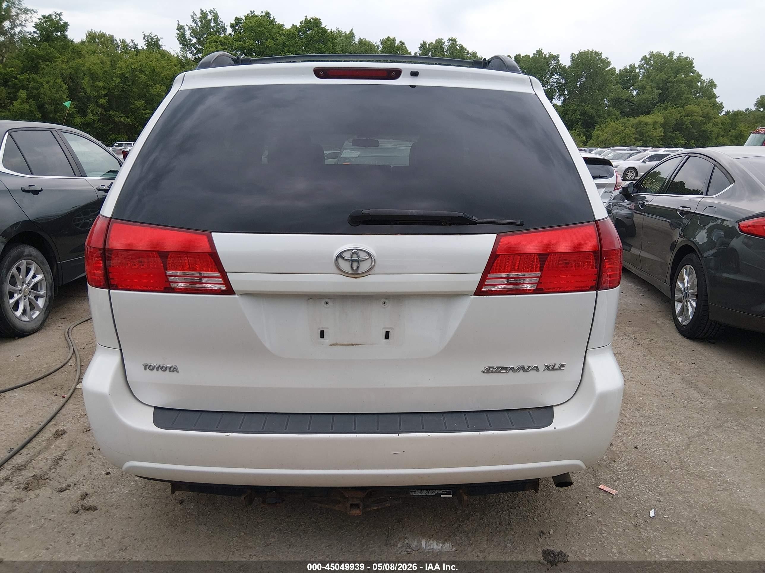 2004 Toyota Sienna Xle Белый vin: 5TDZA22C44S090229