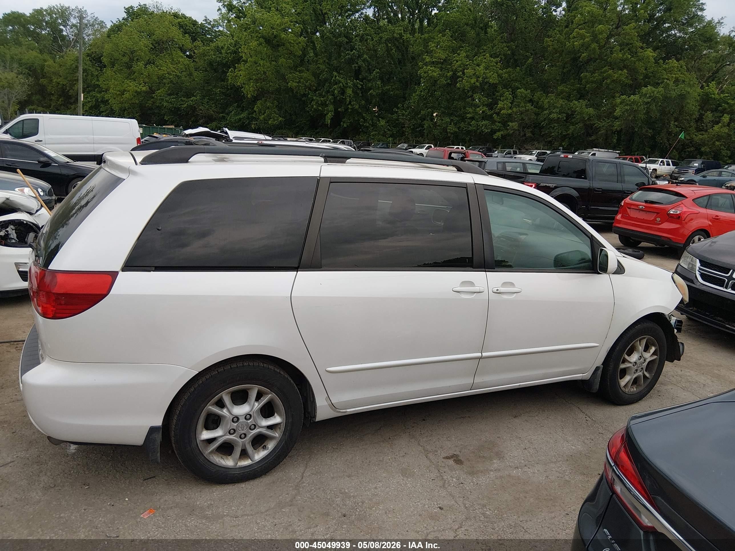 2004 Toyota Sienna Xle Белый vin: 5TDZA22C44S090229