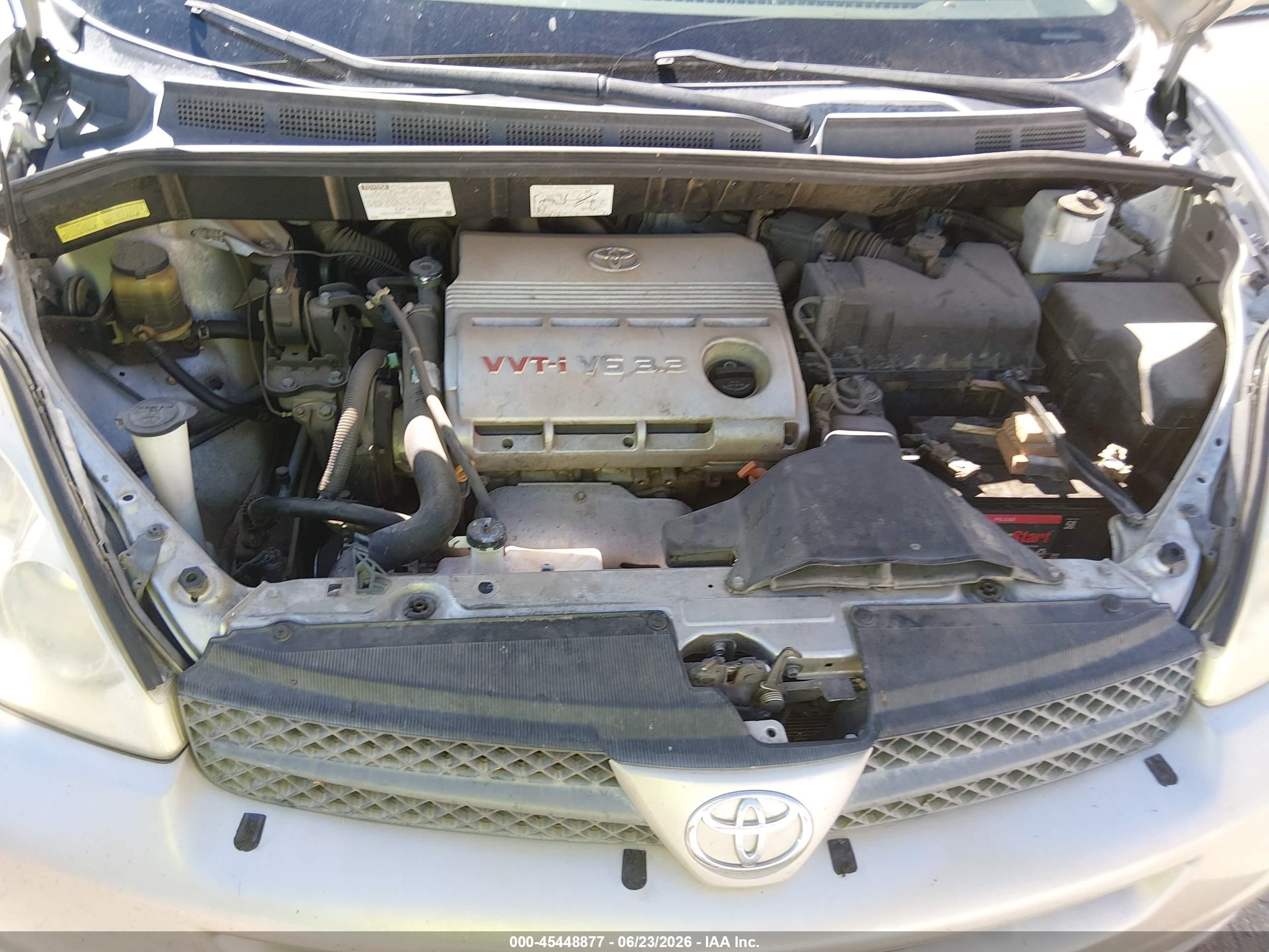 2004 Toyota Sienna Xle Silver vin: 5TDZA22C44S145861