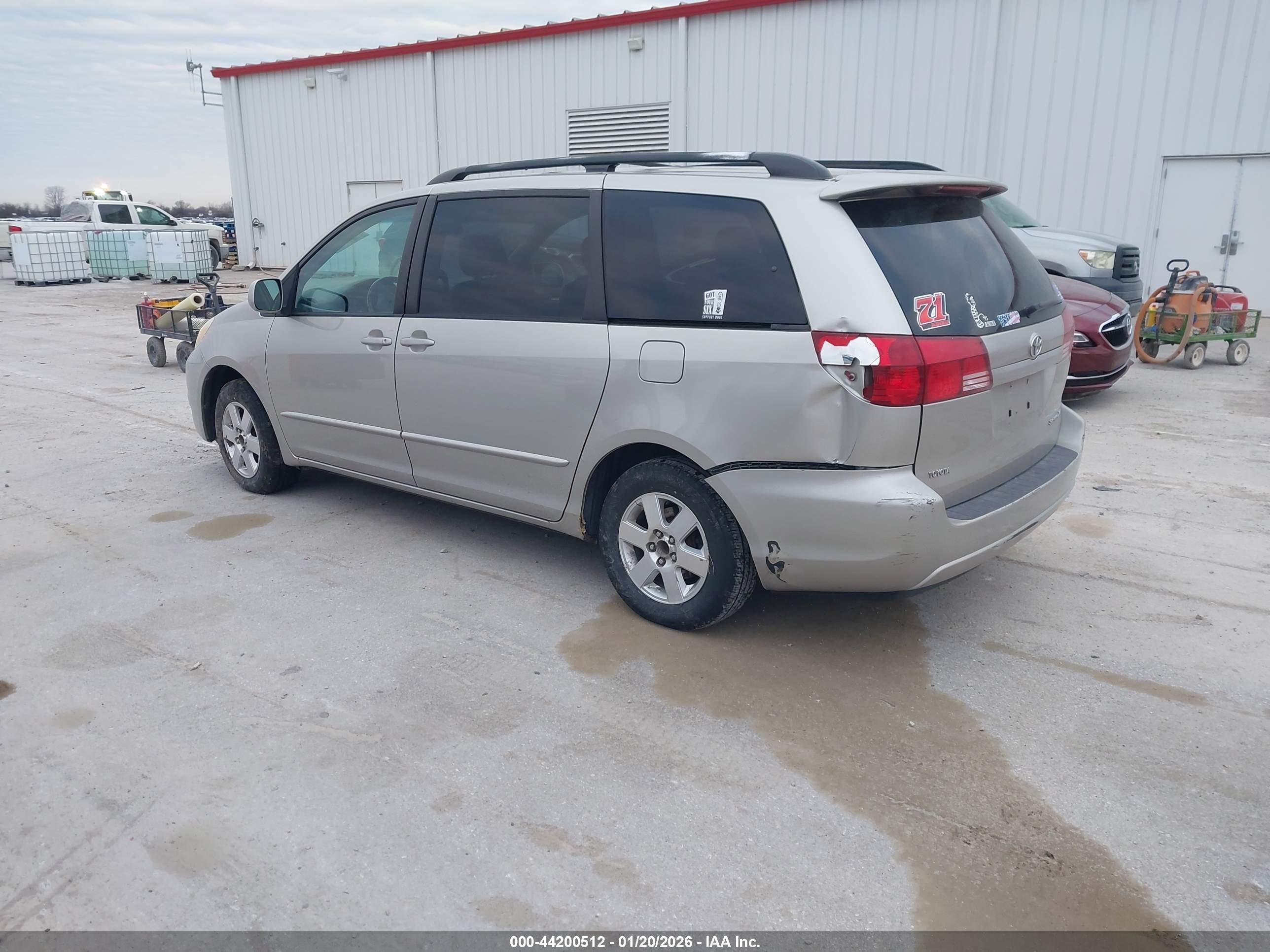 2004 Toyota Sienna Xle Серебряный vin: 5TDZA22C44S184031