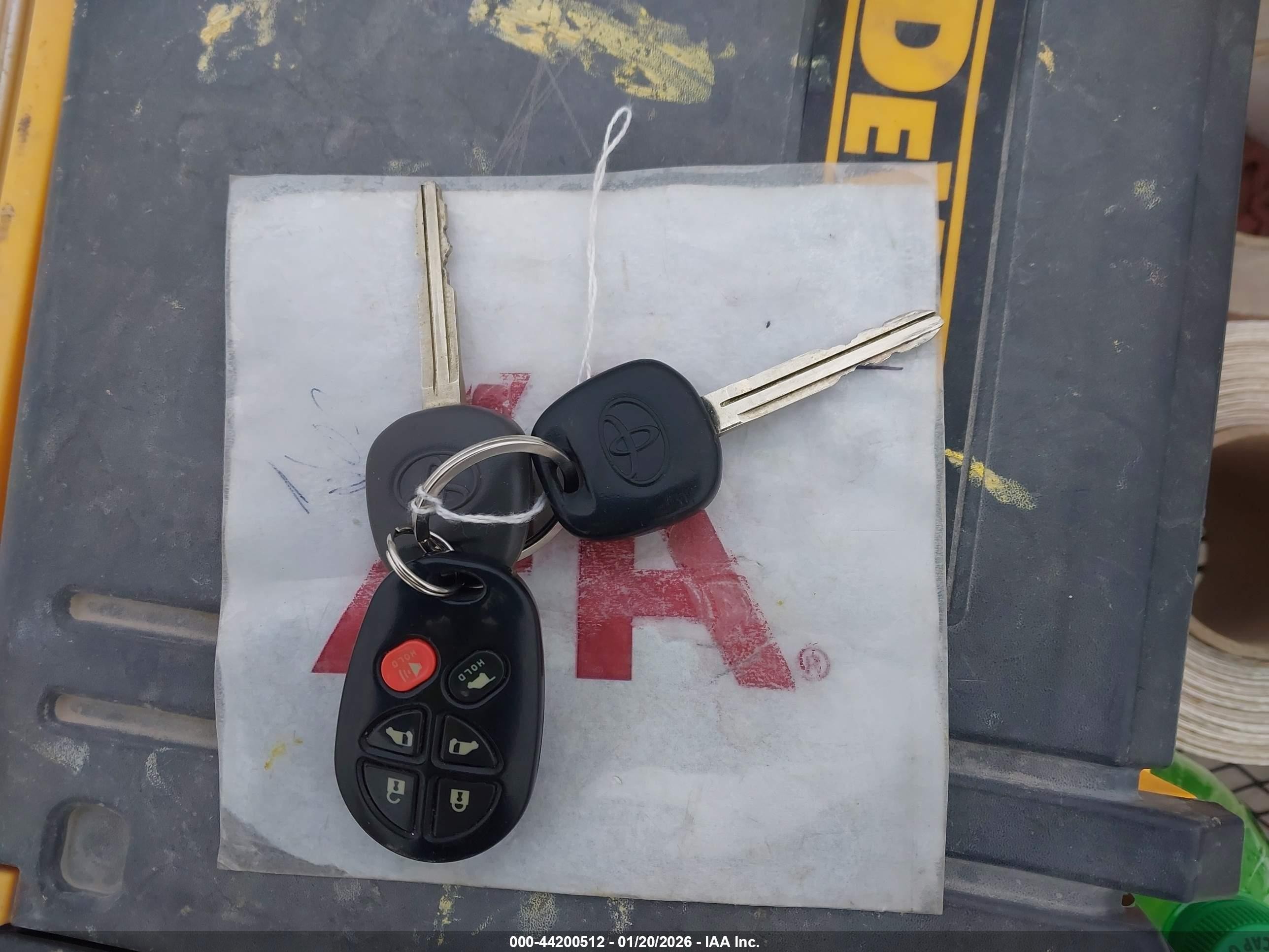 2004 Toyota Sienna Xle Серебряный vin: 5TDZA22C44S184031