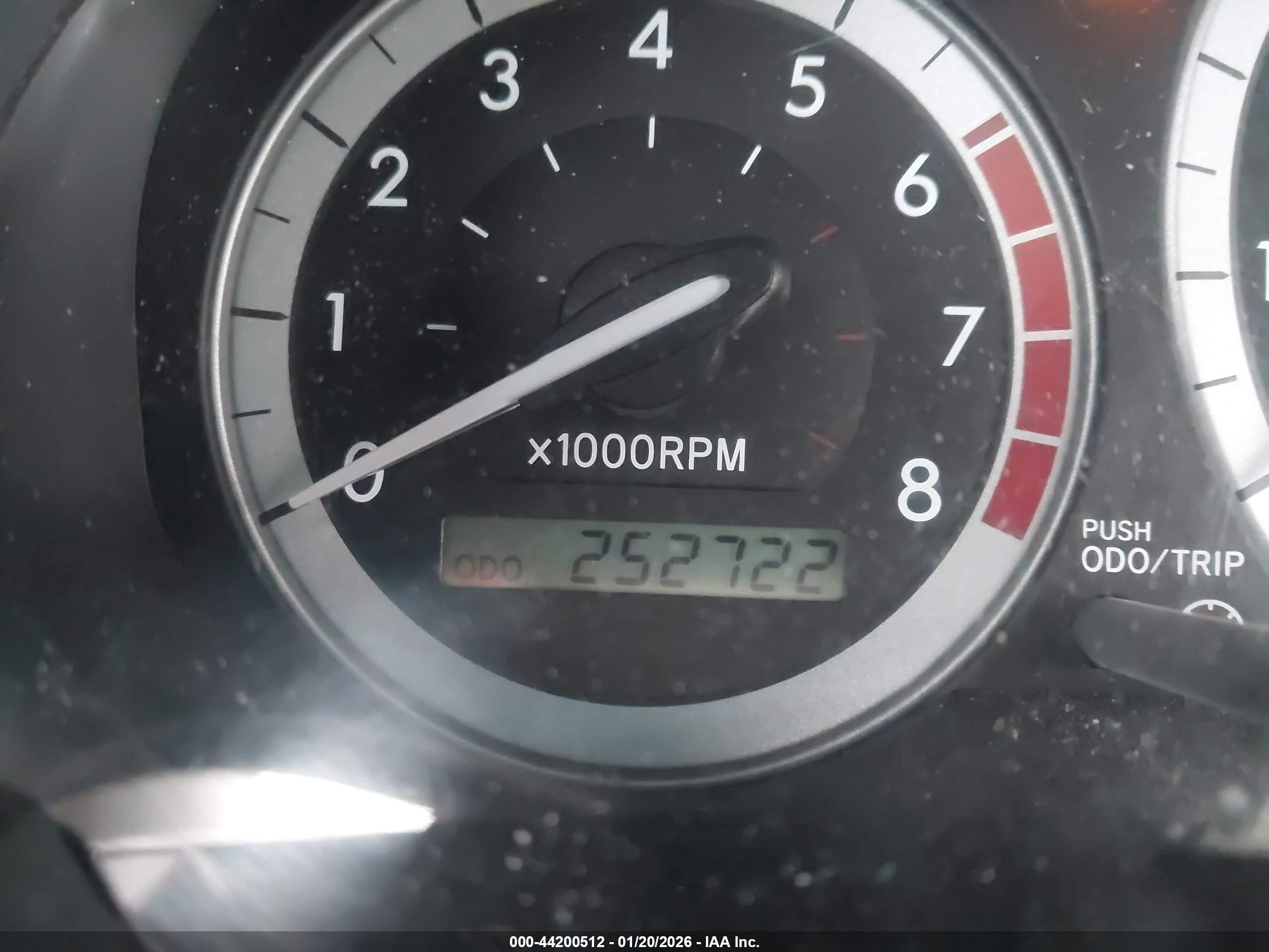2004 Toyota Sienna Xle Серебряный vin: 5TDZA22C44S184031