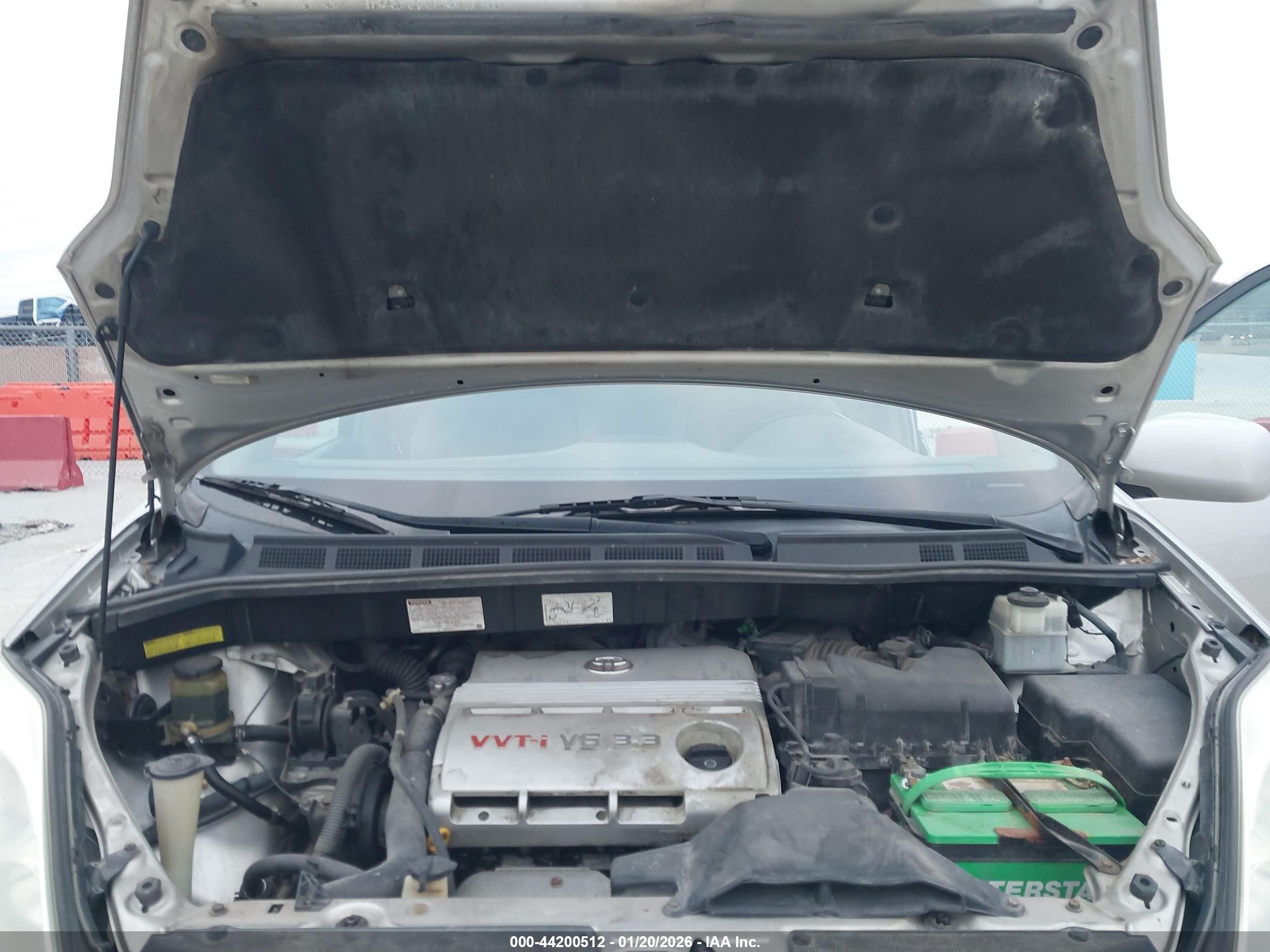 2004 Toyota Sienna Xle Серебряный vin: 5TDZA22C44S184031
