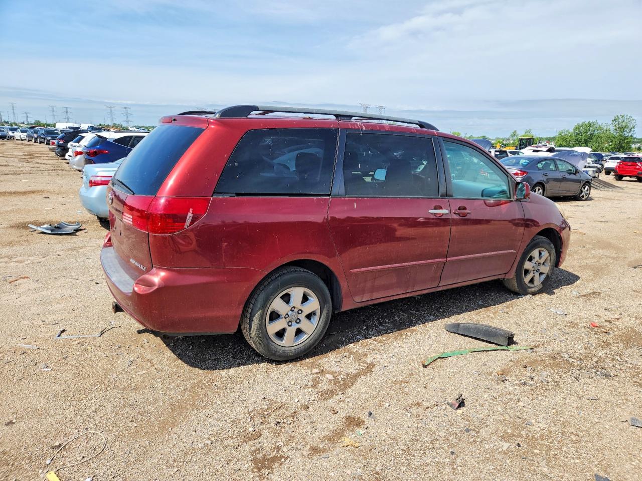 2005 Toyota Sienna Xle 7 Passenger Red vin: 5TDZA22C45S269193