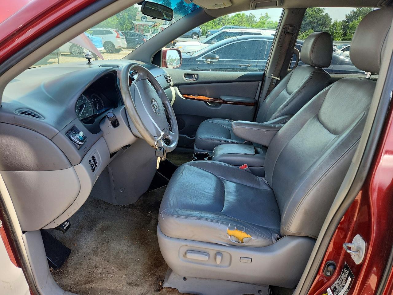 2005 Toyota Sienna Xle 7 Passenger Red vin: 5TDZA22C45S269193