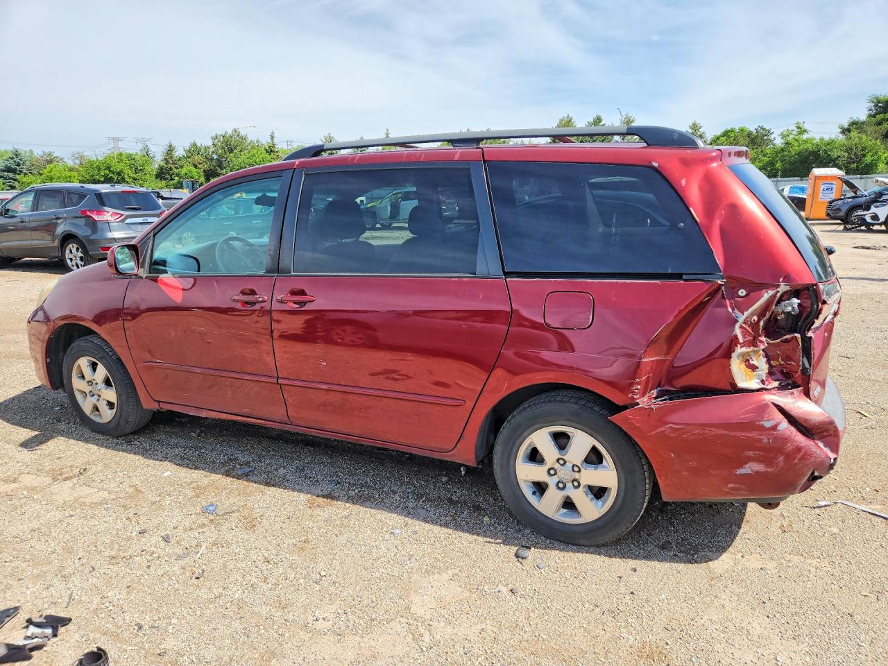 2005 Toyota Sienna Xle 7 Passenger Red vin: 5TDZA22C45S269193