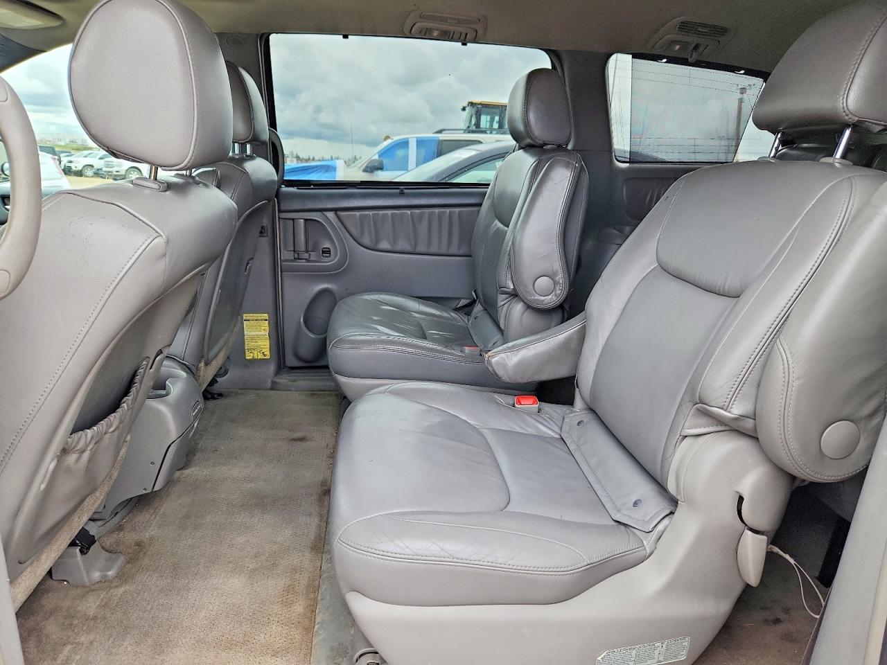 2005 Toyota Sienna Xle Silver vin: 5TDZA22C45S287452