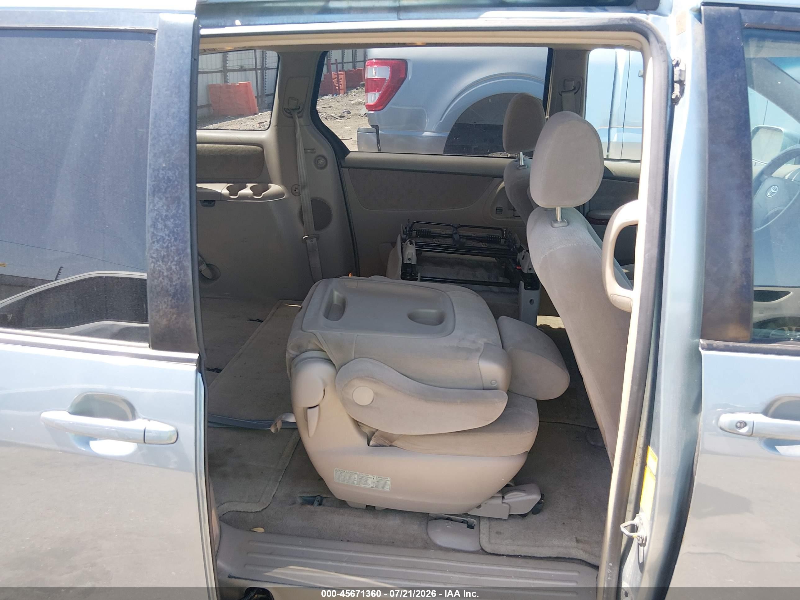 2005 Toyota Sienna Xle Light Blue vin: 5TDZA22C45S332762
