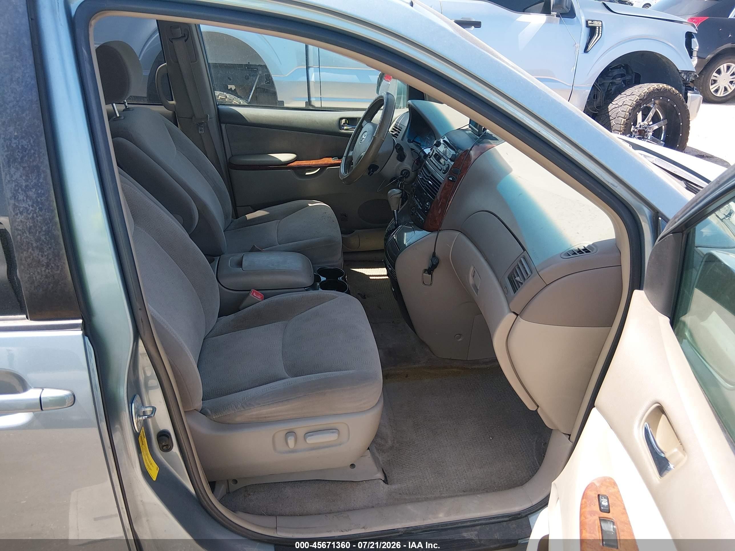 2005 Toyota Sienna Xle Light Blue vin: 5TDZA22C45S332762