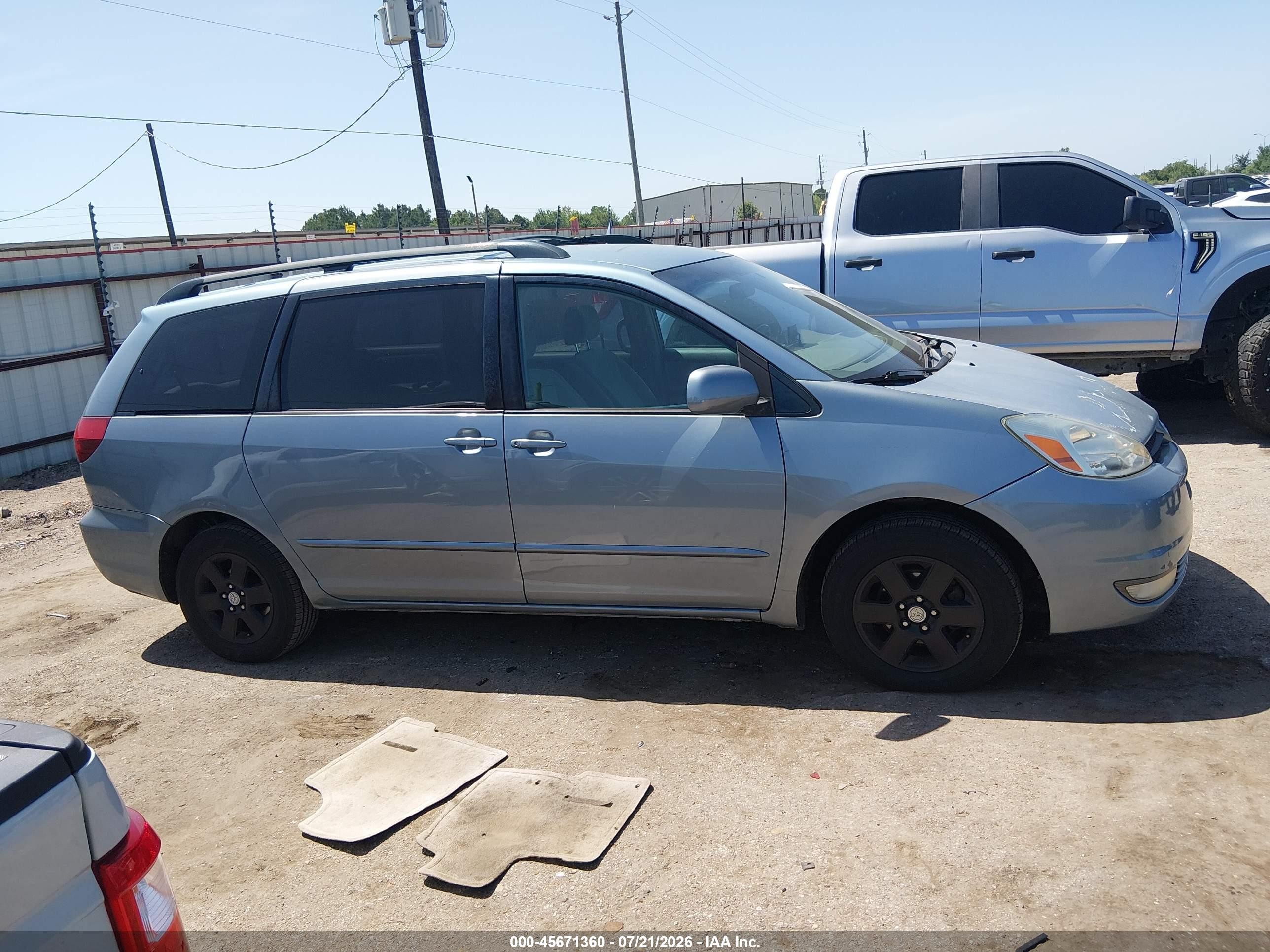 2005 Toyota Sienna Xle Light Blue vin: 5TDZA22C45S332762