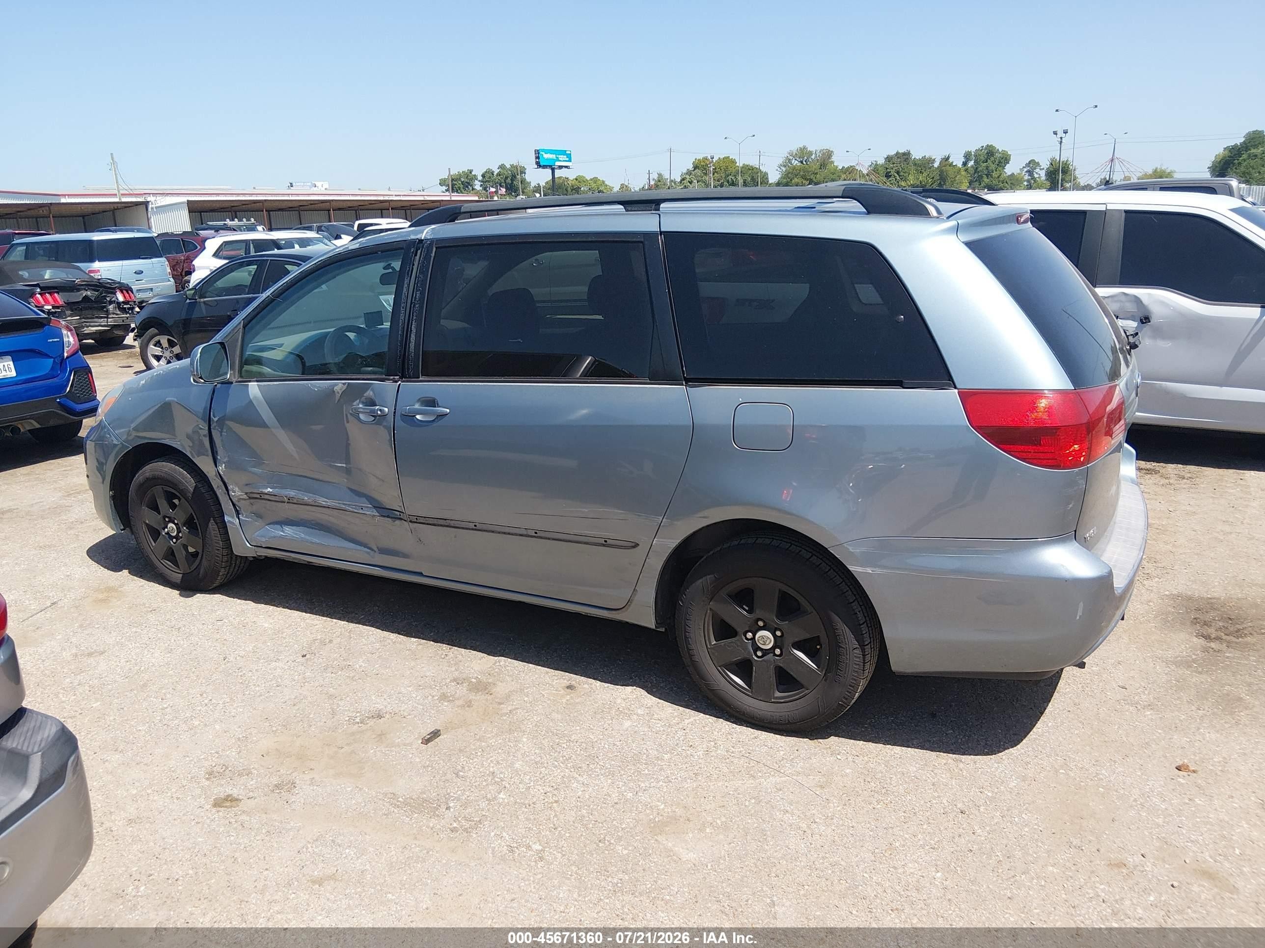 2005 Toyota Sienna Xle Light Blue vin: 5TDZA22C45S332762