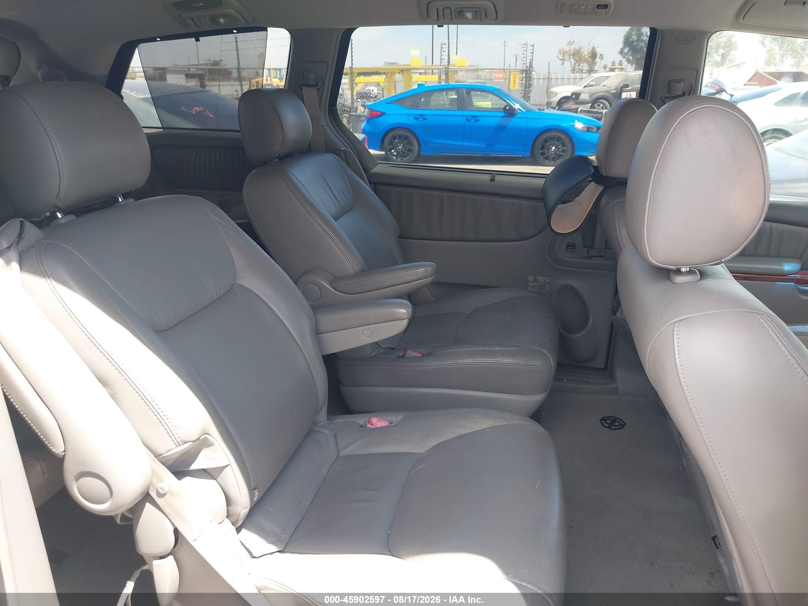2004 Toyota Sienna Xle Blue vin: 5TDZA22C54S012297
