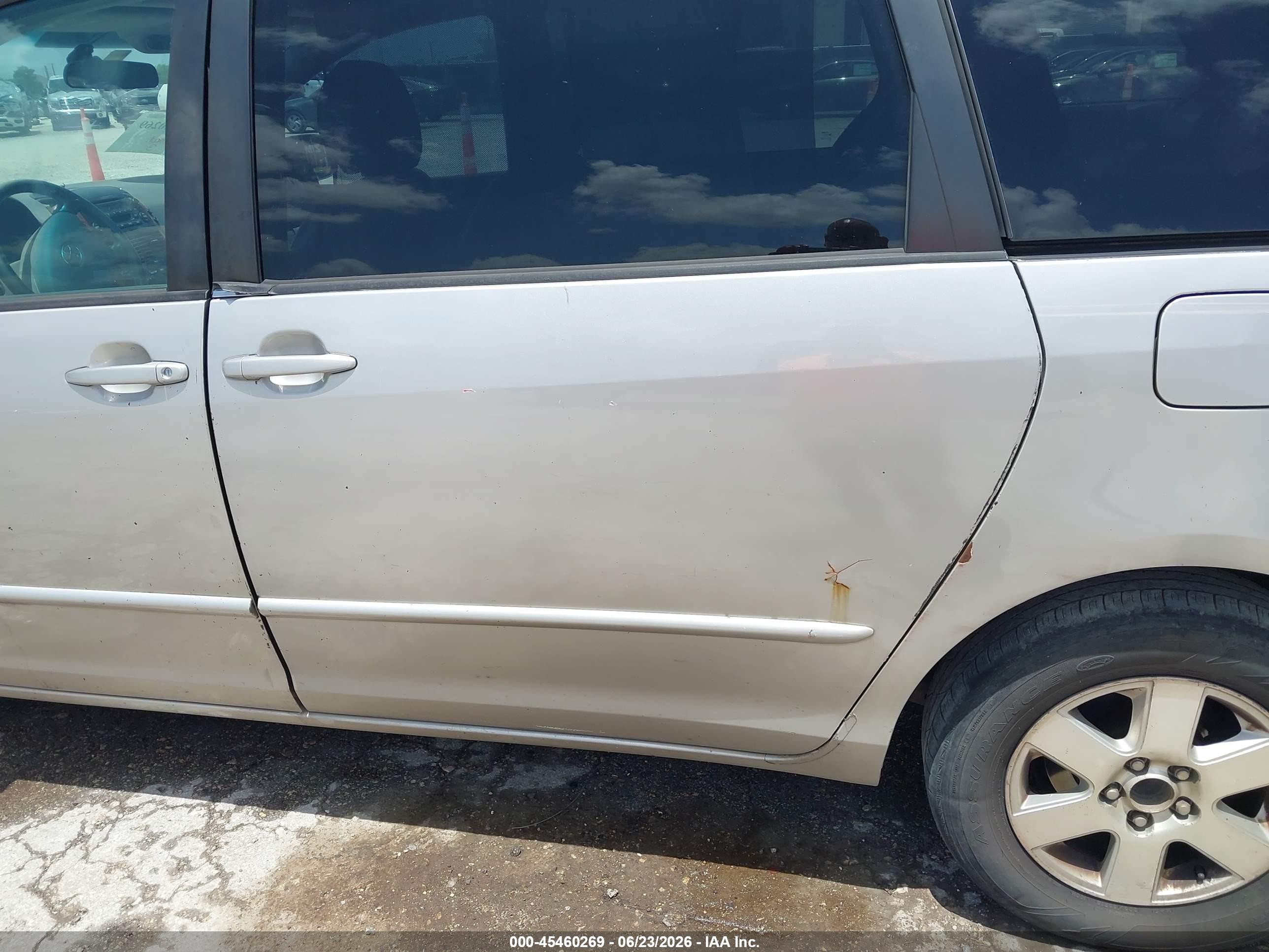 2004 Toyota Sienna Xle Gray vin: 5TDZA22C54S153757