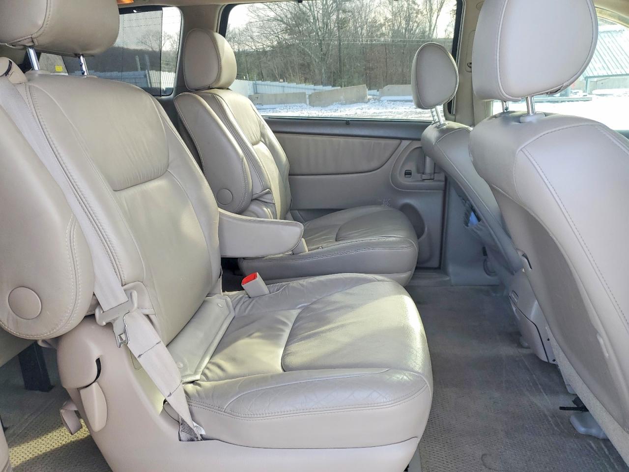2005 Toyota Sienna Xle Burgundy vin: 5TDZA22C55S362630