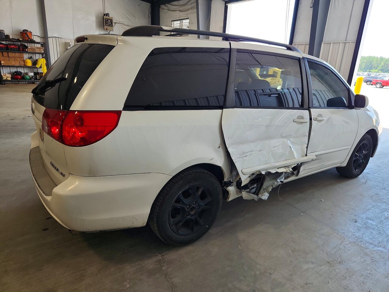 2006 Toyota Sienna Xle 7 Passenger White vin: 5TDZA22C56S535872