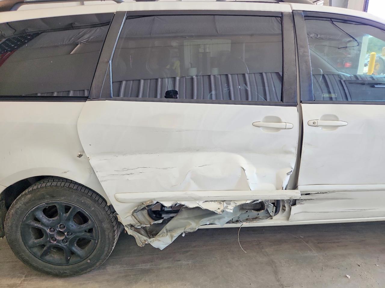 2006 Toyota Sienna Xle 7 Passenger White vin: 5TDZA22C56S535872