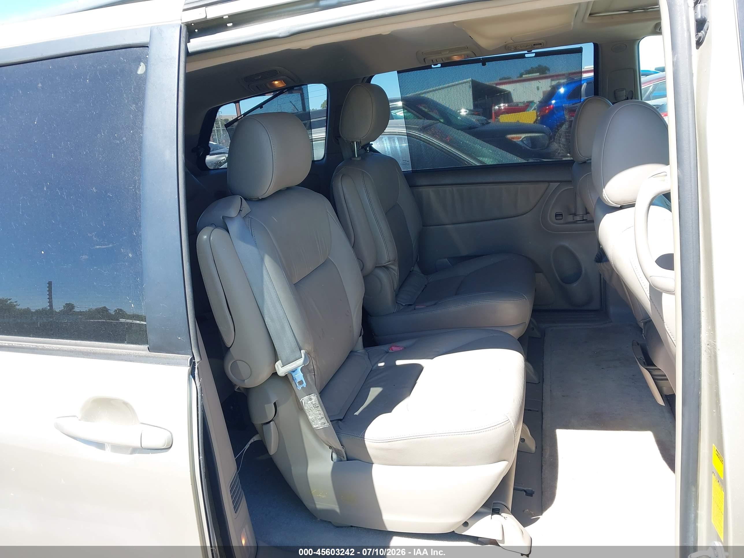 2004 Toyota Sienna Xle Gold vin: 5TDZA22C64S012602