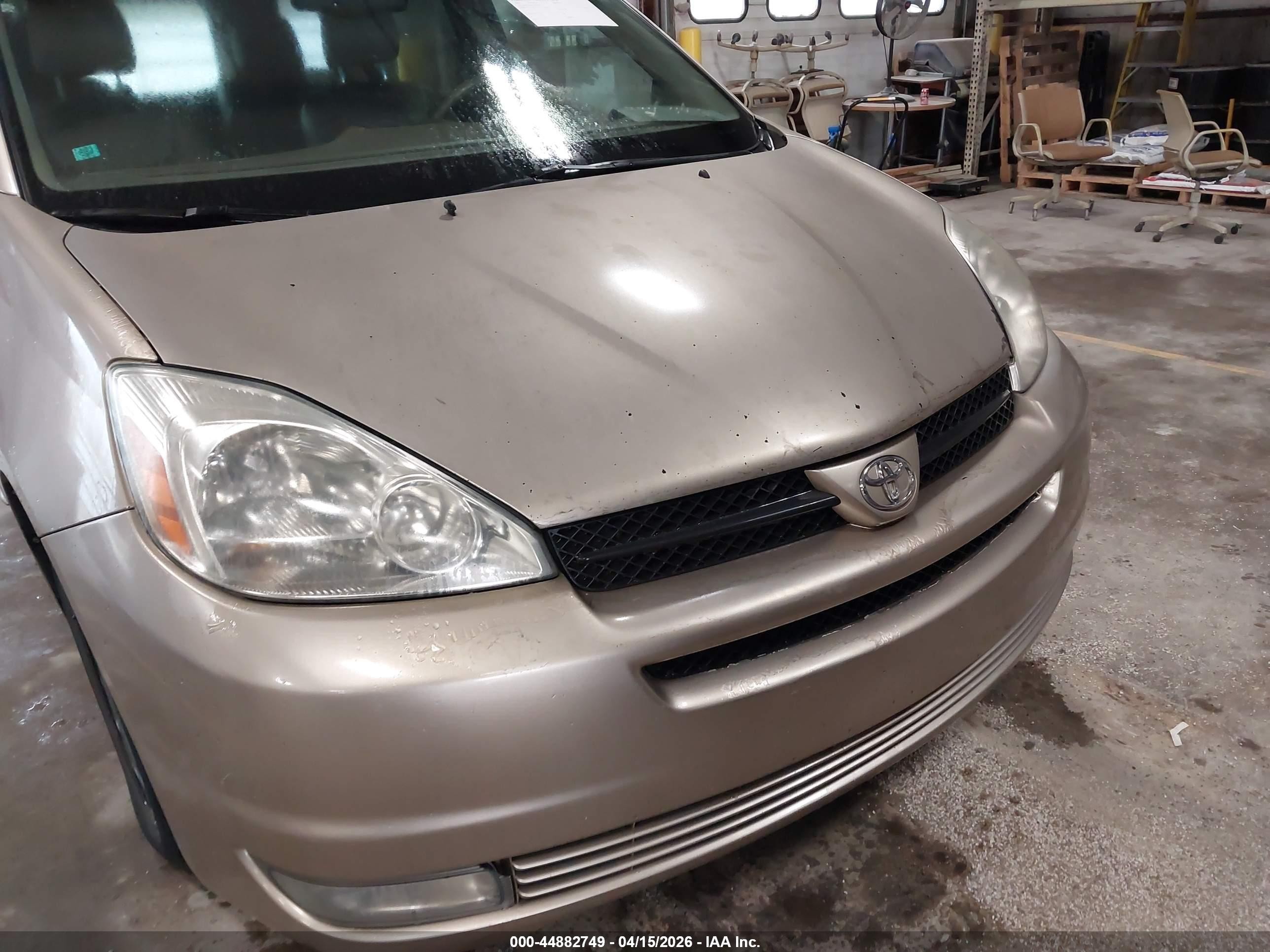 2004 Toyota Sienna Xle Gold vin: 5TDZA22C64S039072