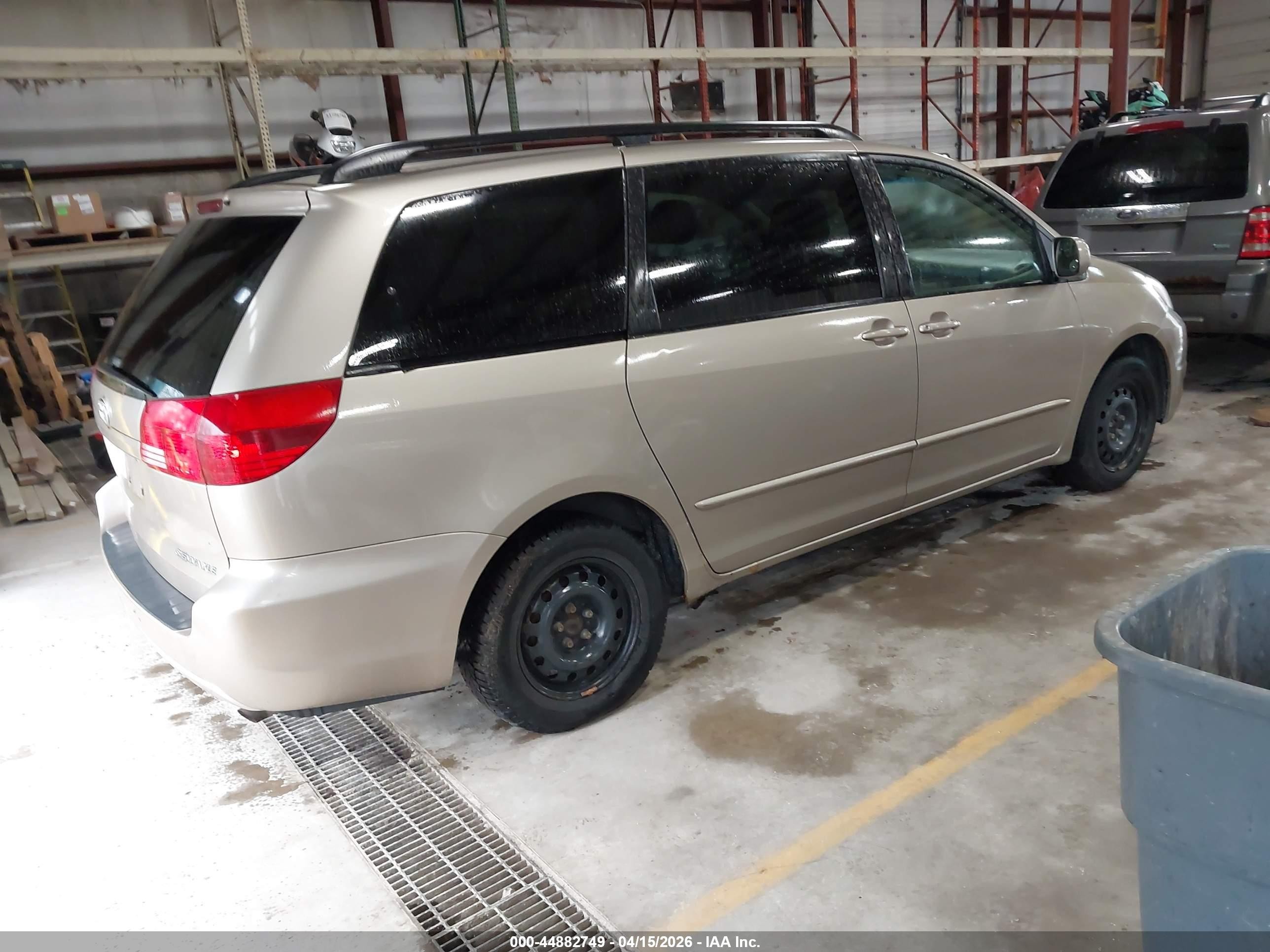 2004 Toyota Sienna Xle Gold vin: 5TDZA22C64S039072