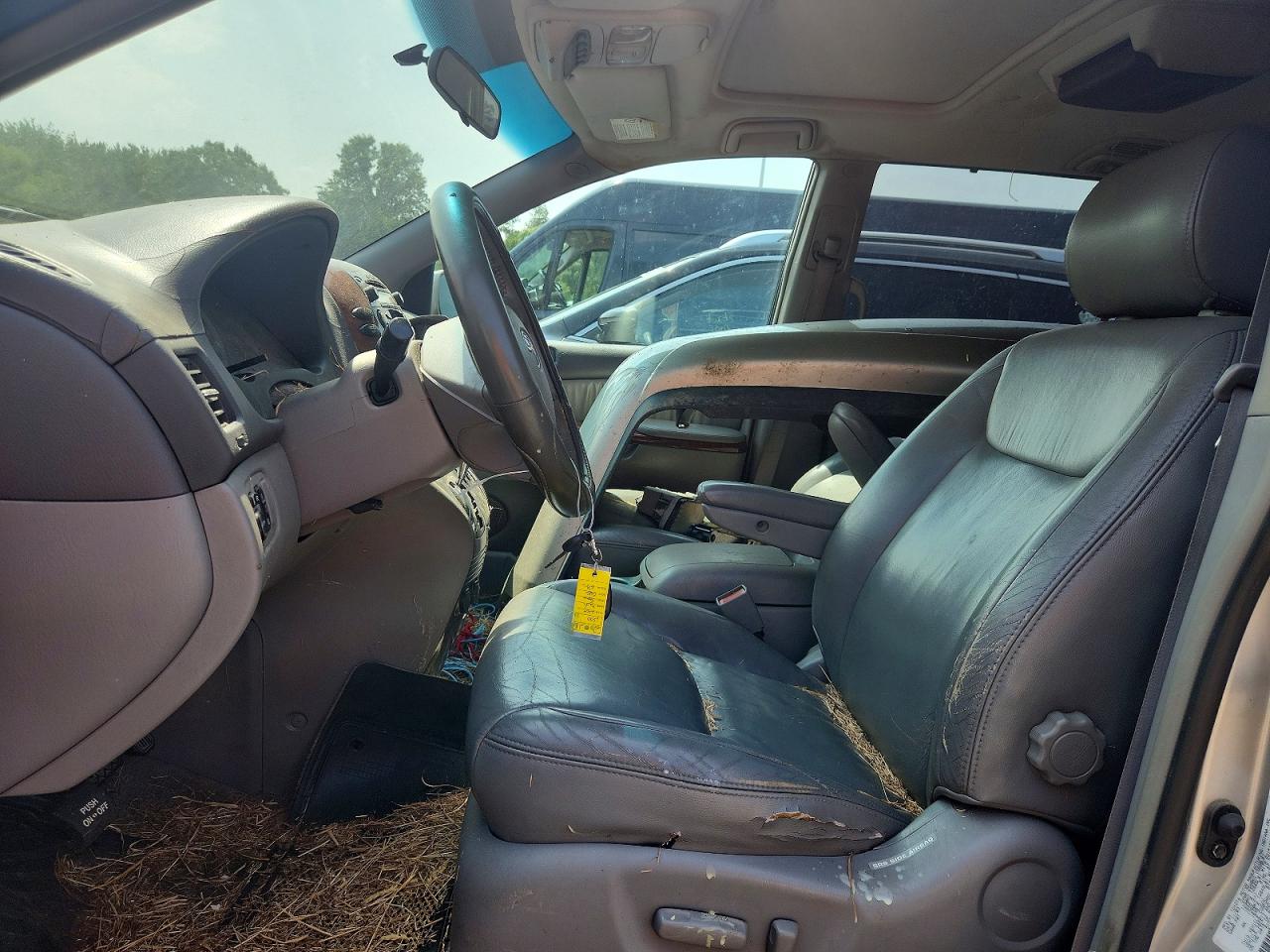 2004 Toyota Sienna Xle 7 Passenger Silver vin: 5TDZA22C64S093939