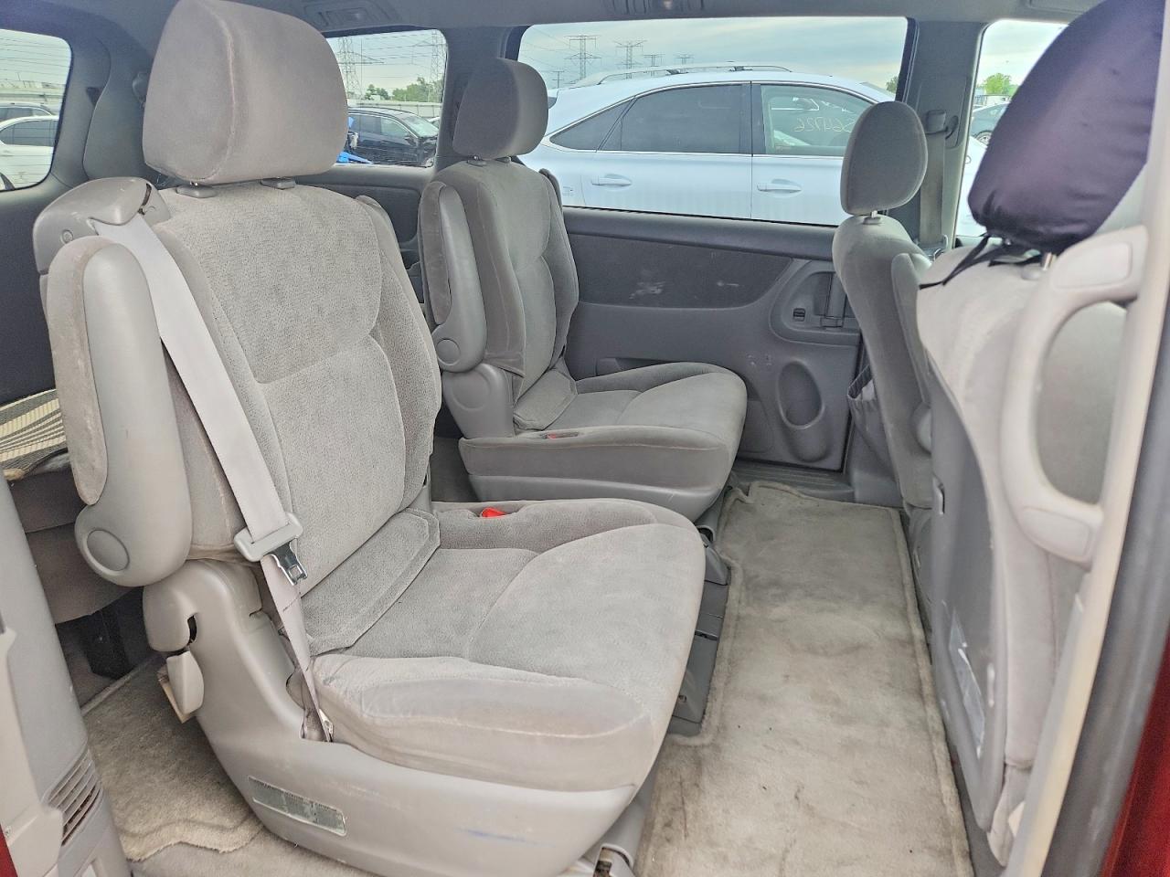 2004 Toyota Sienna Xle 7 Passenger Burgundy vin: 5TDZA22C64S094041