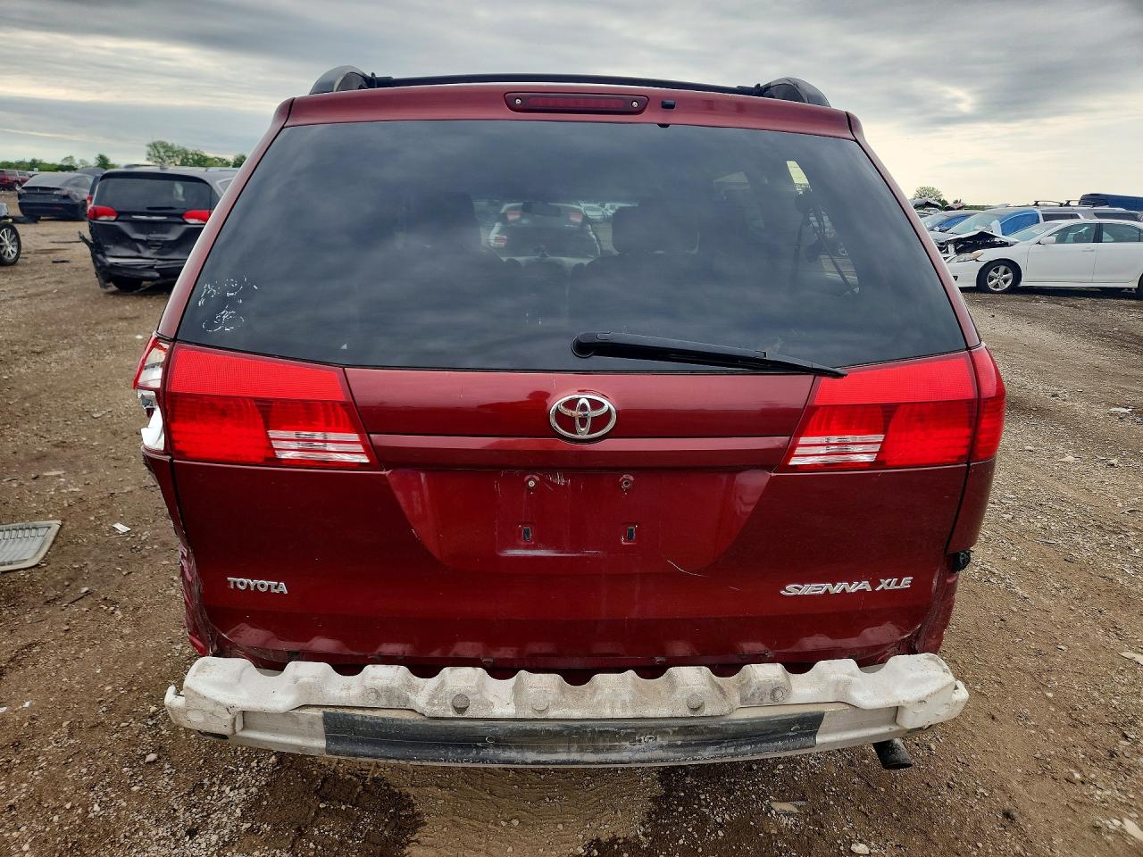2004 Toyota Sienna Xle 7 Passenger Burgundy vin: 5TDZA22C64S094041