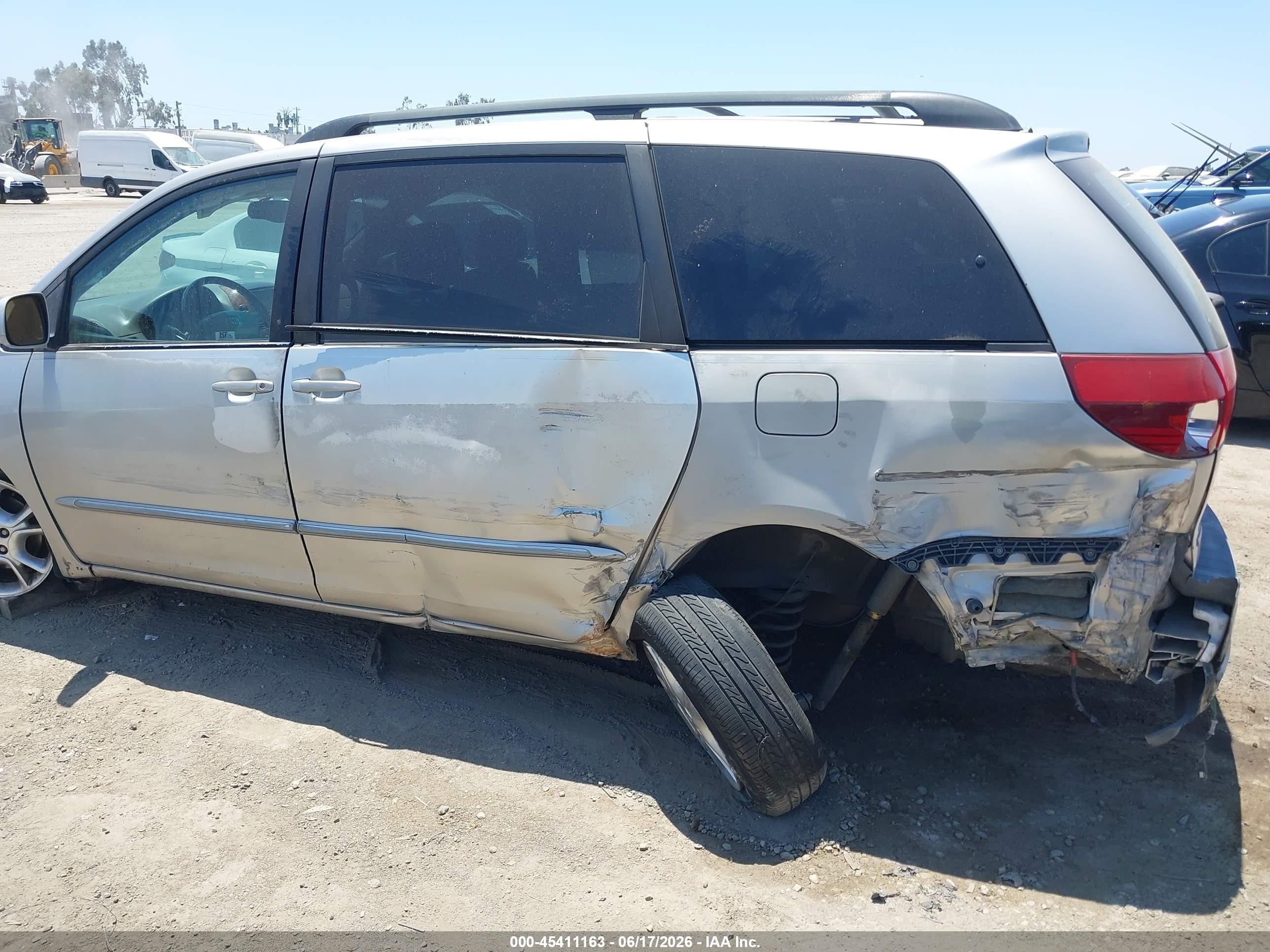 2004 Toyota Sienna Xle Limited Silver vin: 5TDZA22C64S212086