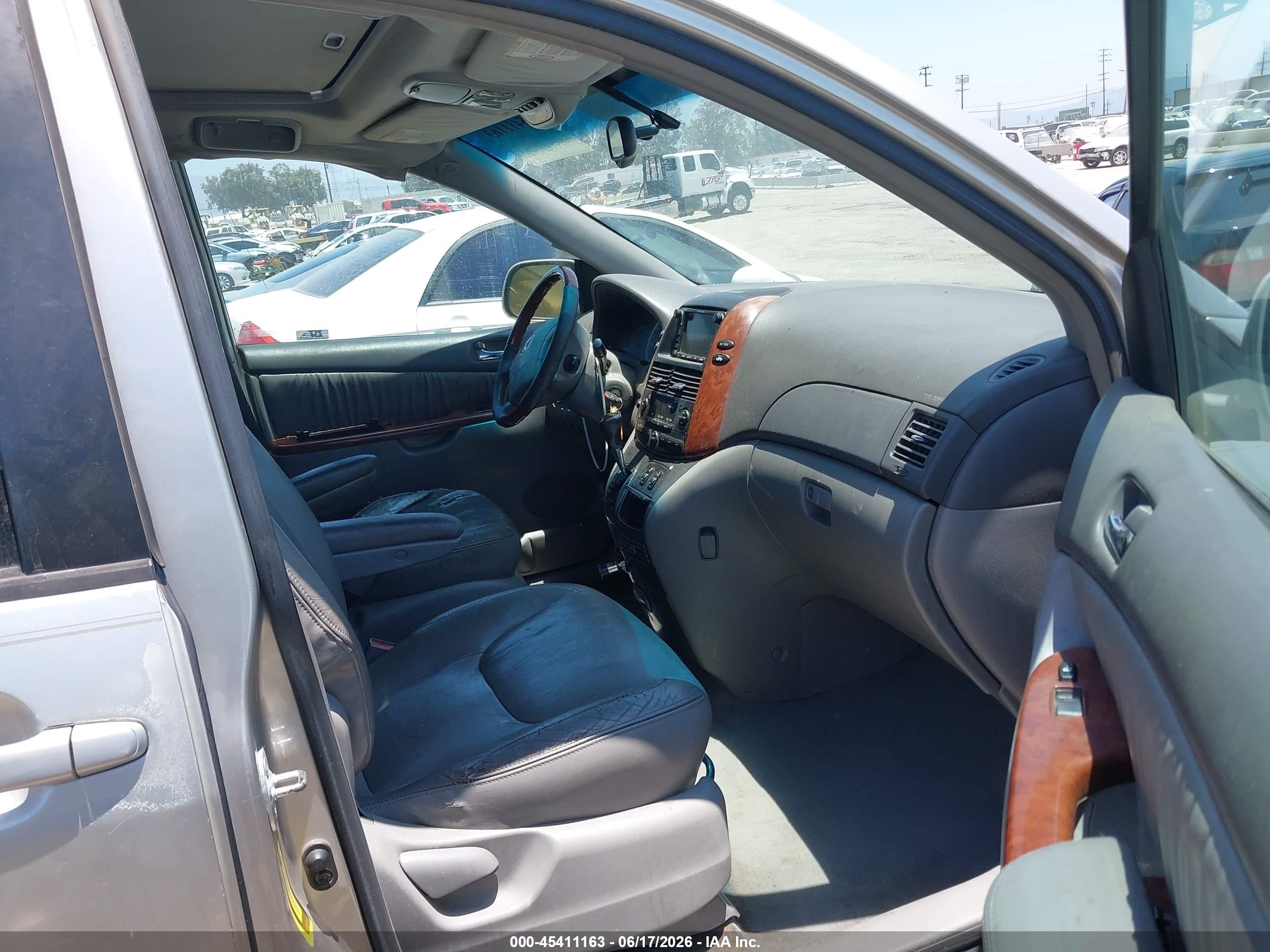2004 Toyota Sienna Xle Limited Silver vin: 5TDZA22C64S212086