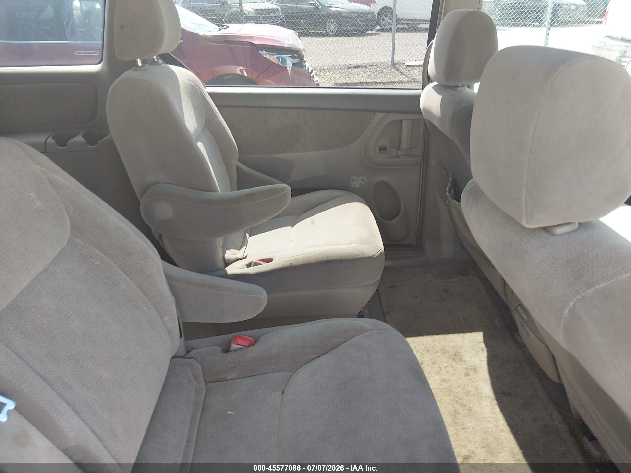 2005 Toyota Sienna Xle White vin: 5TDZA22C65S227737