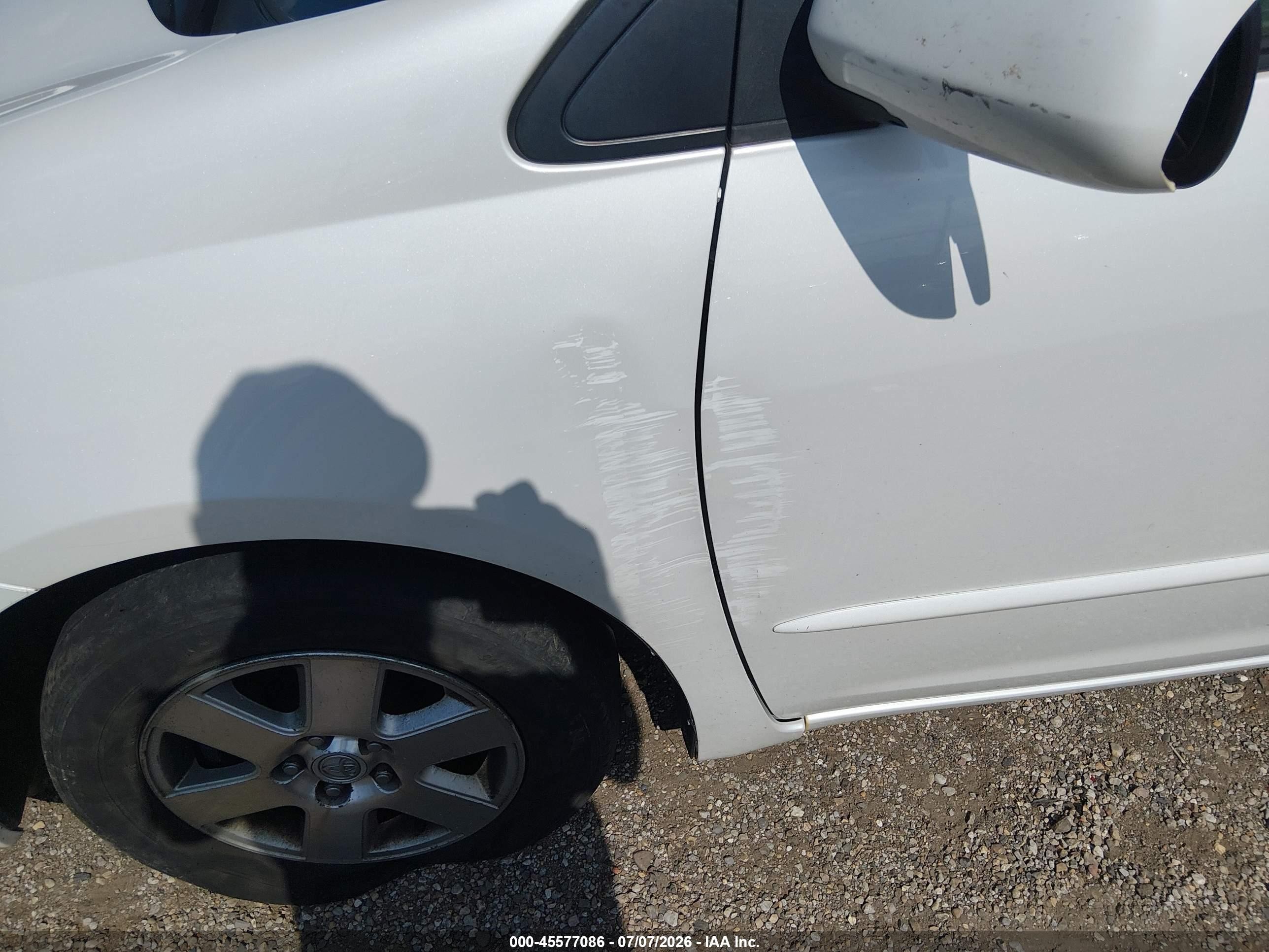 2005 Toyota Sienna Xle White vin: 5TDZA22C65S227737