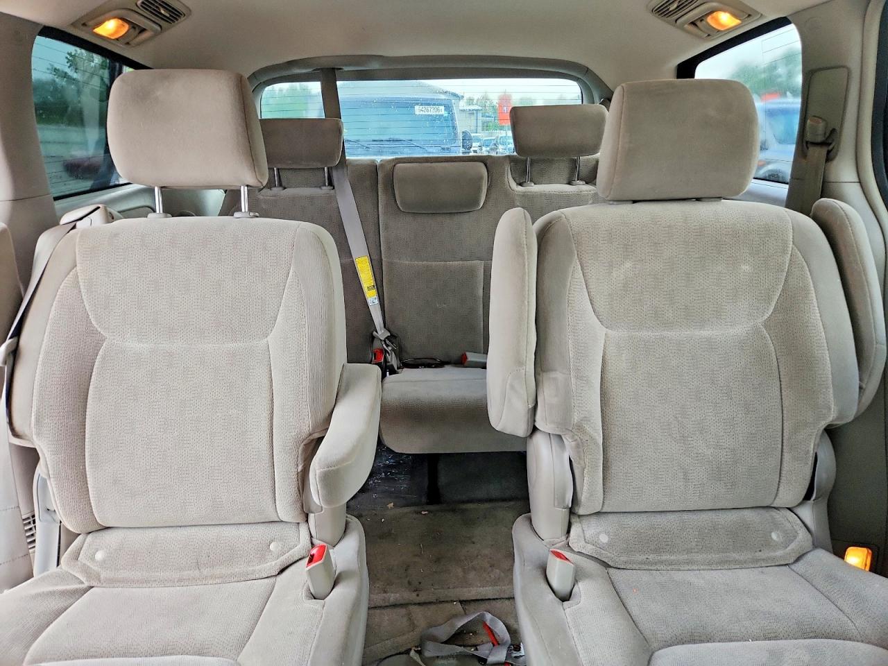 2005 Toyota Sienna Xle 7 Passenger Silver vin: 5TDZA22C65S263850
