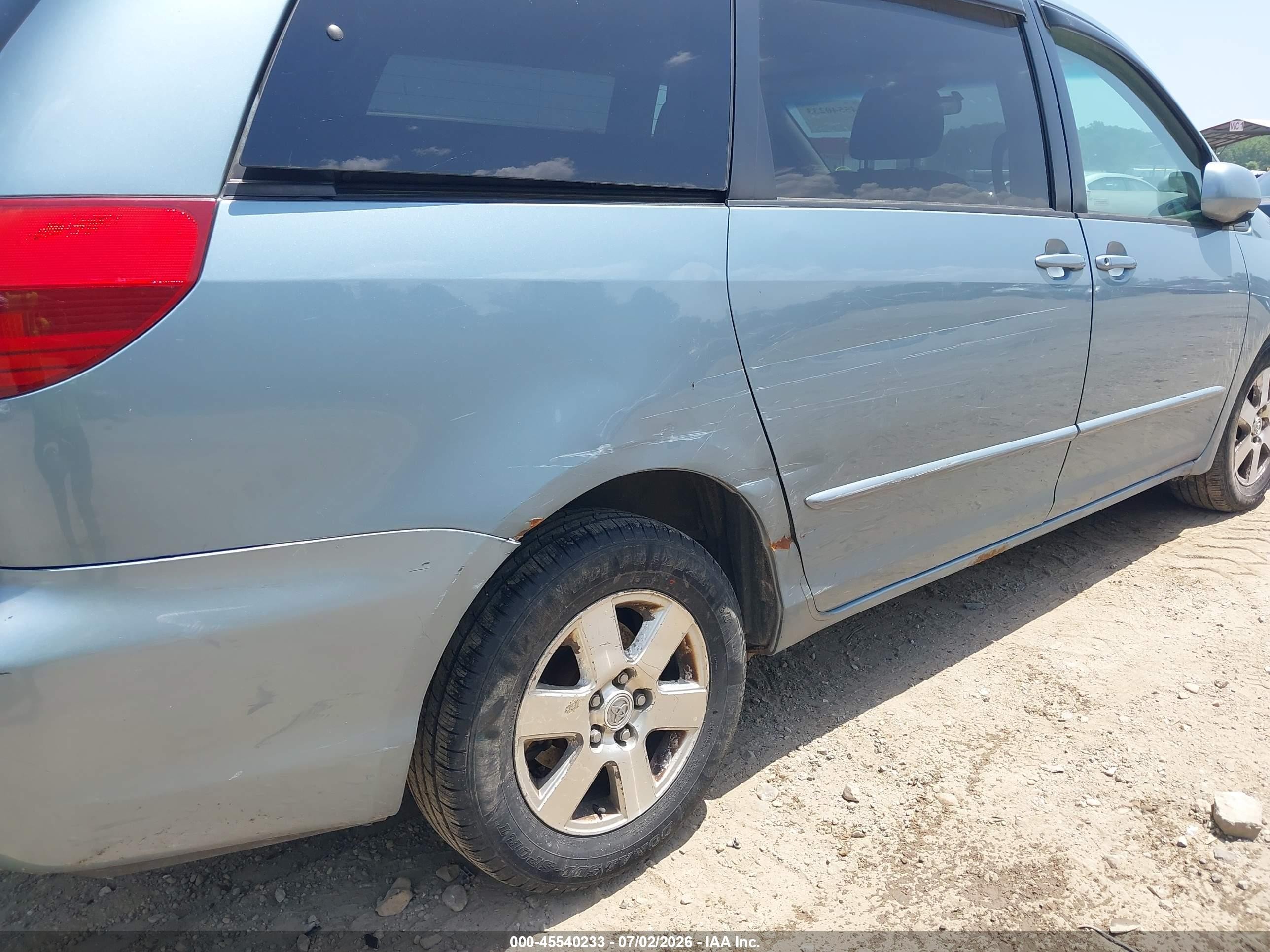 2005 Toyota Sienna Xle Light Blue vin: 5TDZA22C65S282088