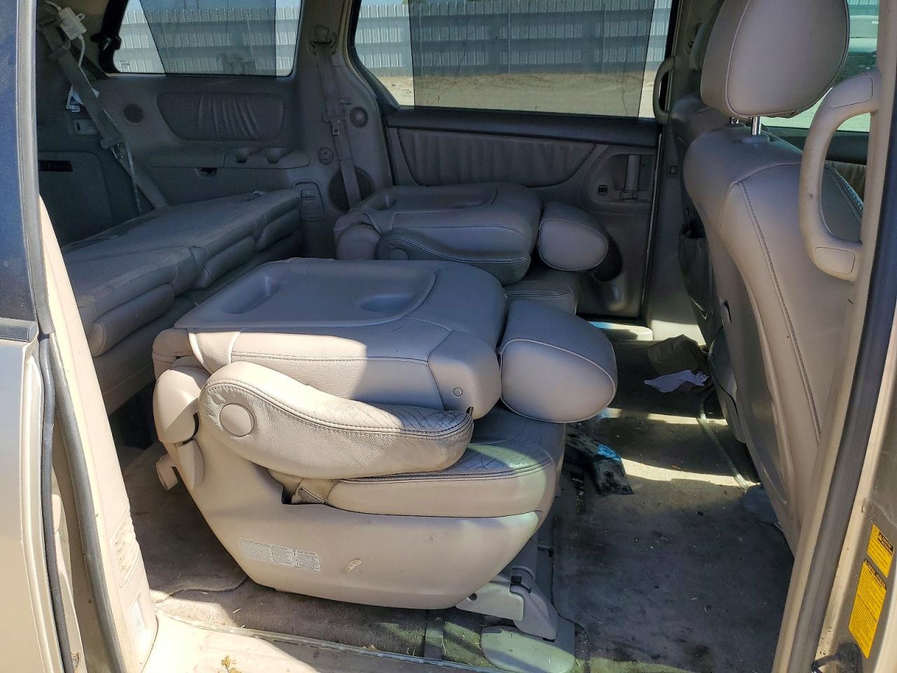 2005 Toyota Sienna Xle 7 Passenger Gold vin: 5TDZA22C65S364614
