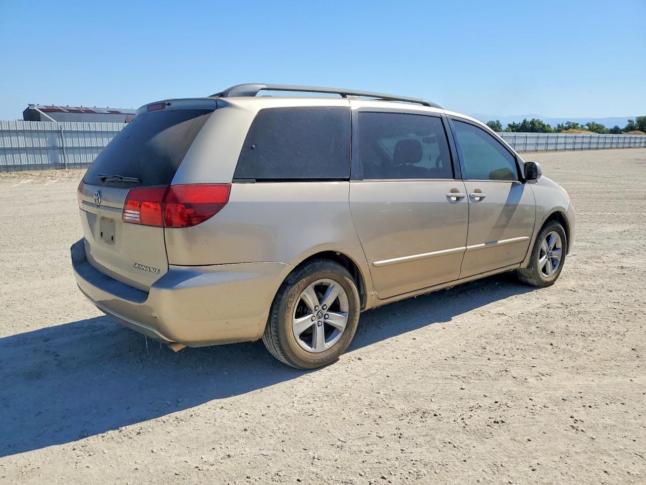2005 Toyota Sienna Xle 7 Passenger Gold vin: 5TDZA22C65S364614