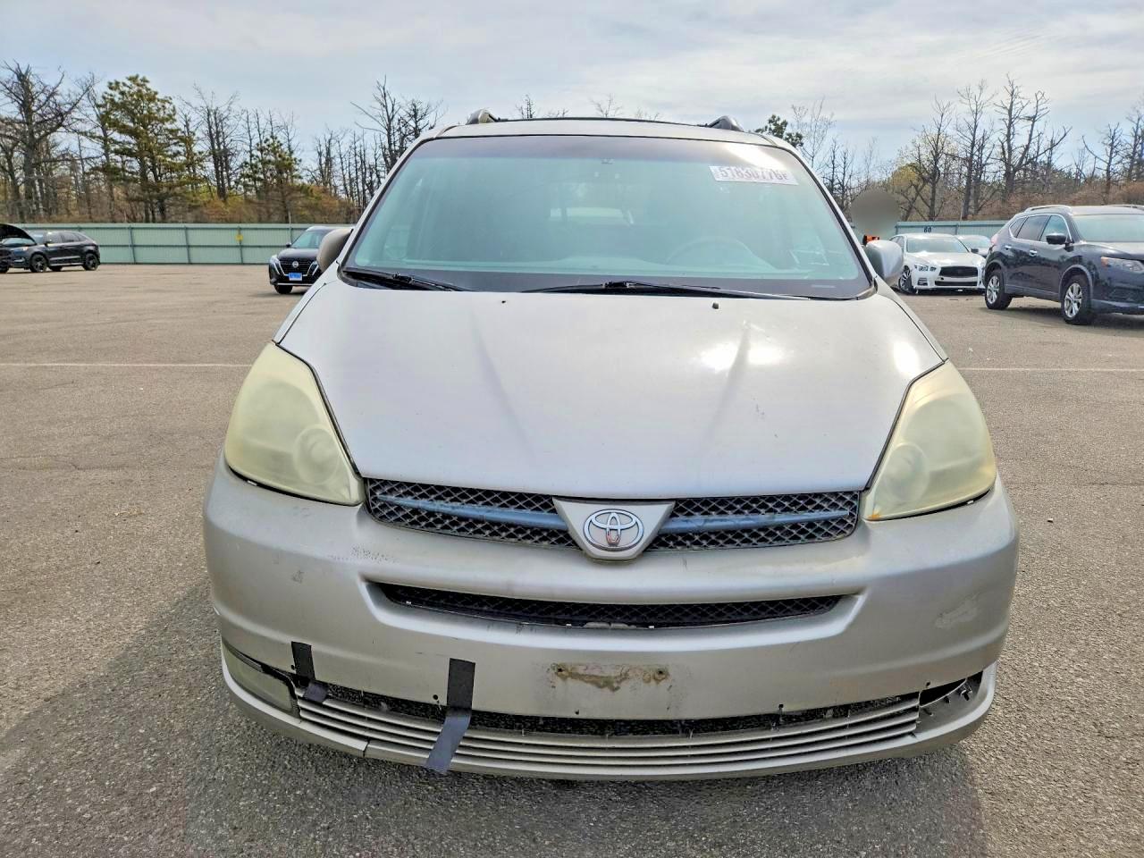 2004 Toyota Sienna Серебряный vin: 5TDZA22C74S080813