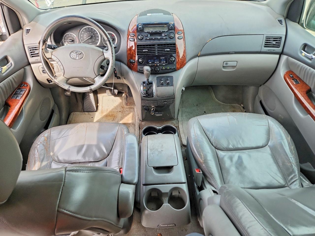 2004 Toyota Sienna Серебряный vin: 5TDZA22C74S080813