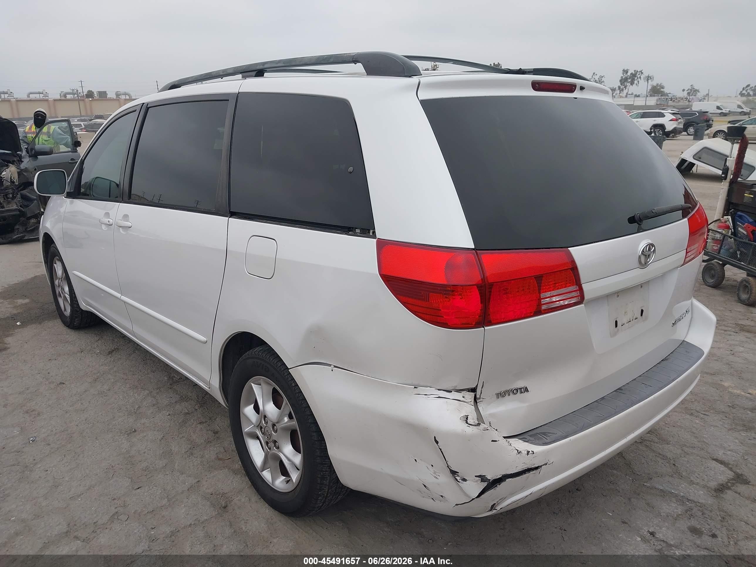 2004 Toyota Sienna Xle White vin: 5TDZA22C74S107671