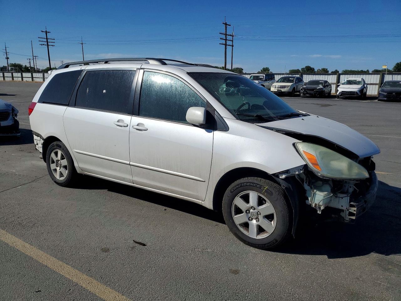 2004 Toyota Sienna Xle 7 Passenger White vin: 5TDZA22C74S120405