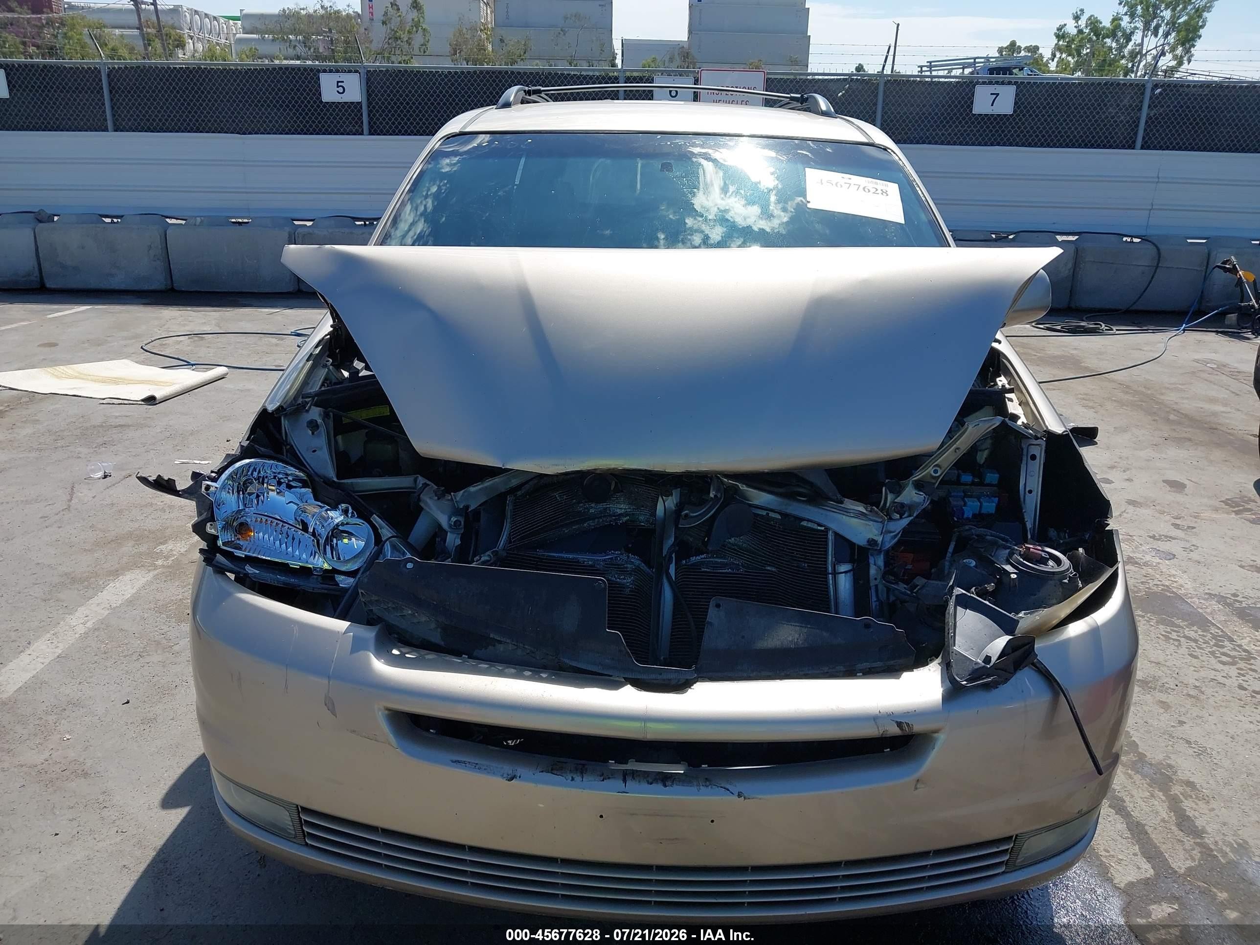 2004 Toyota Sienna Xle Tan vin: 5TDZA22C74S130206