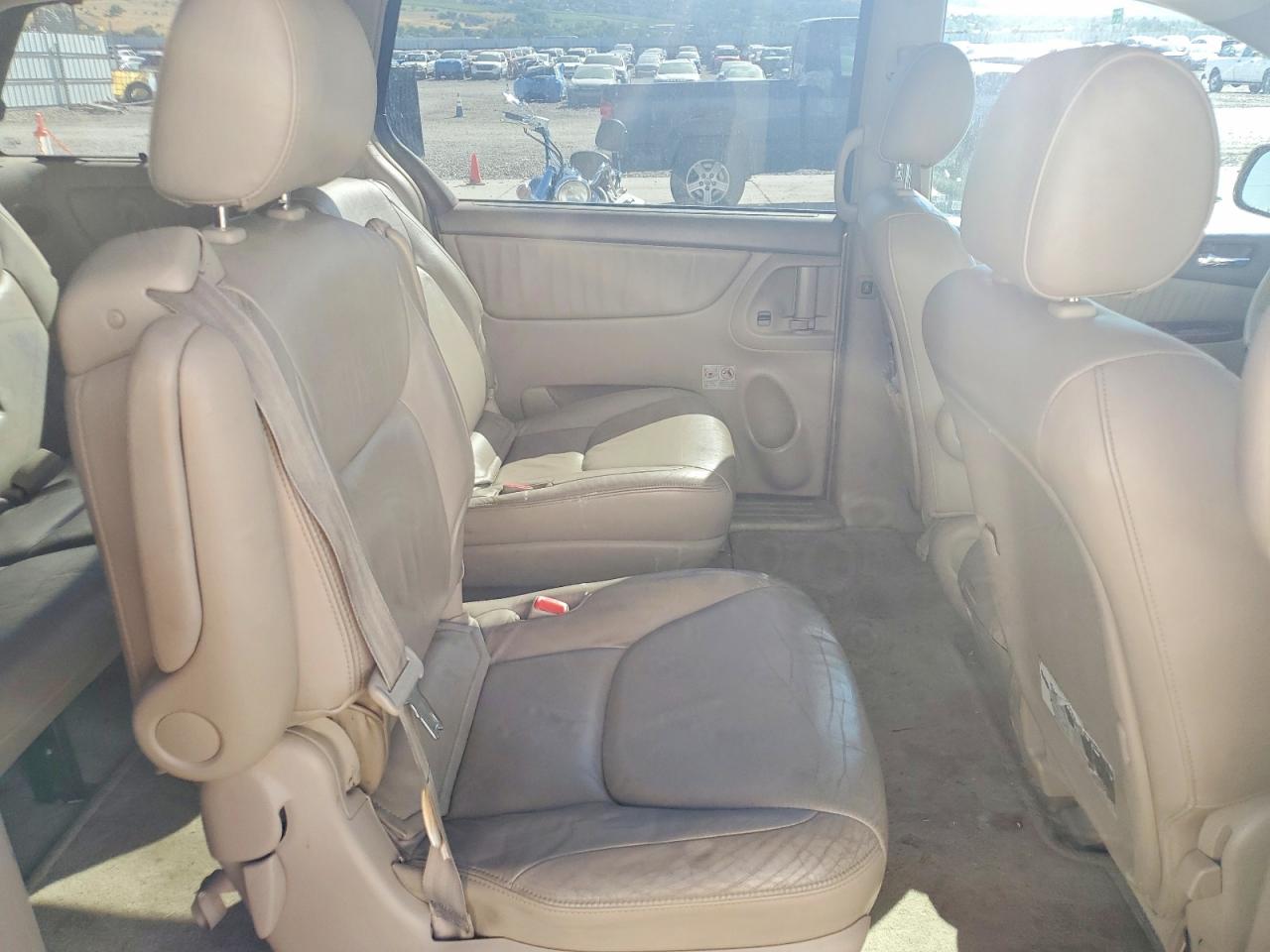 2004 Toyota Sienna Xle Limited 7 Passenger Желто-коричневый vin: 5TDZA22C74S202070