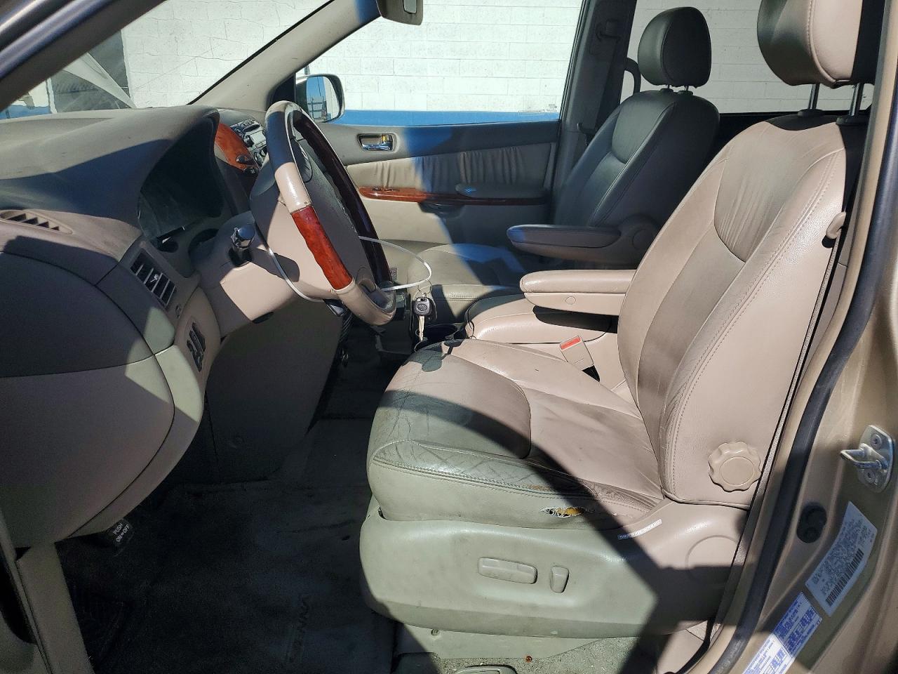 2004 Toyota Sienna Xle Limited 7 Passenger Желто-коричневый vin: 5TDZA22C74S202070
