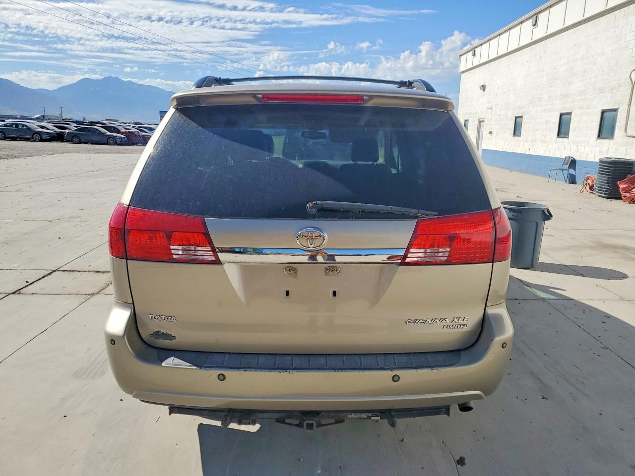 2004 Toyota Sienna Xle Limited 7 Passenger Желто-коричневый vin: 5TDZA22C74S202070