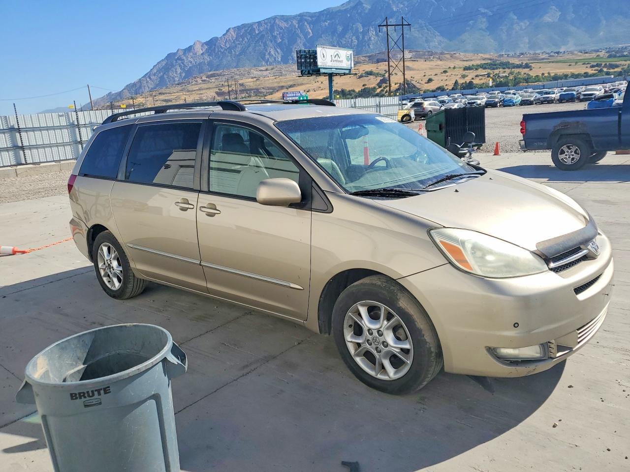 2004 Toyota Sienna Xle Limited 7 Passenger Желто-коричневый vin: 5TDZA22C74S202070