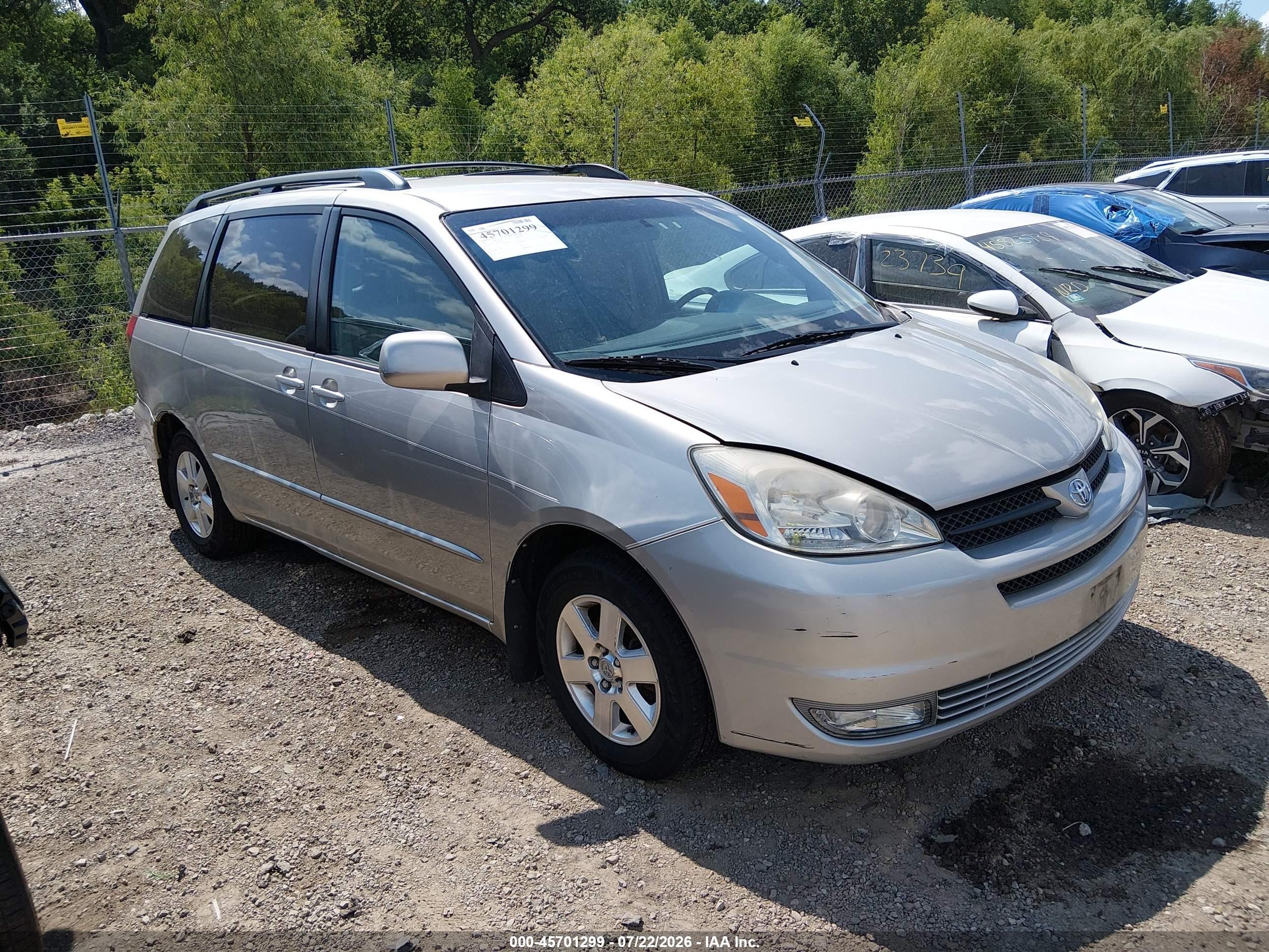 2004 Toyota Sienna Xle Silver vin: 5TDZA22C74S203879
