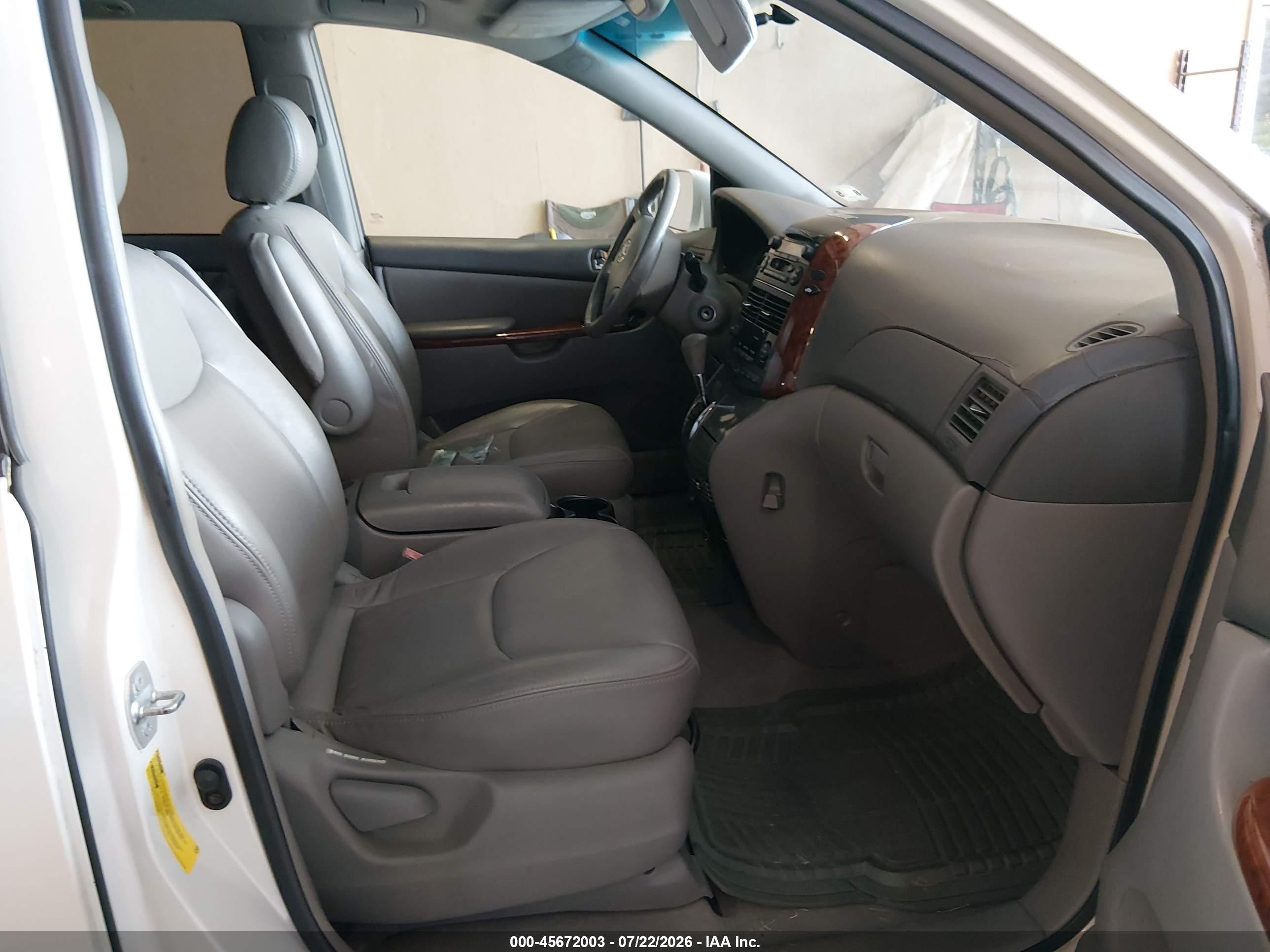 2004 Toyota Sienna Xle White vin: 5TDZA22C74S203963