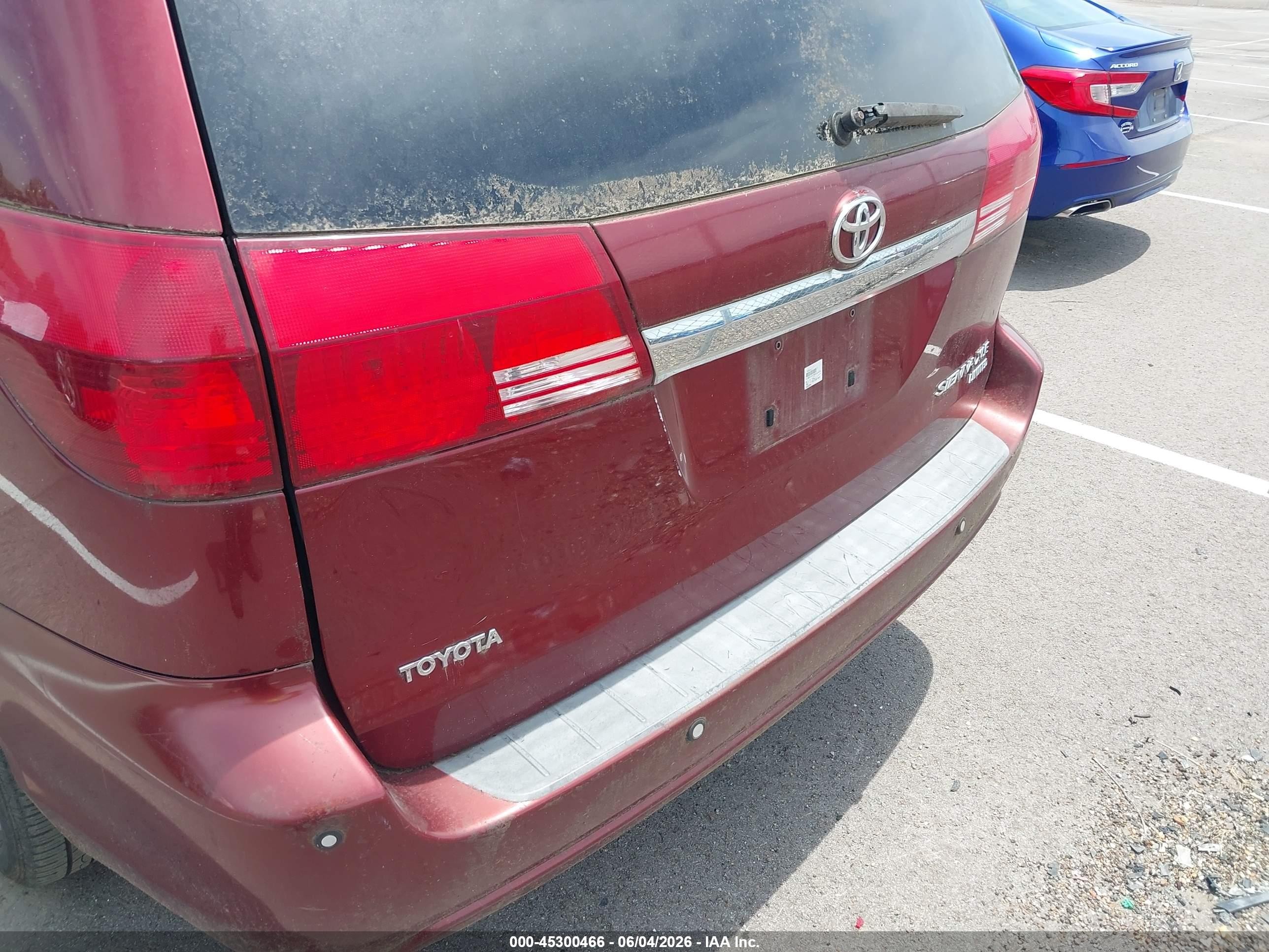 2005 Toyota Sienna Xle Limited Red vin: 5TDZA22C75S240934