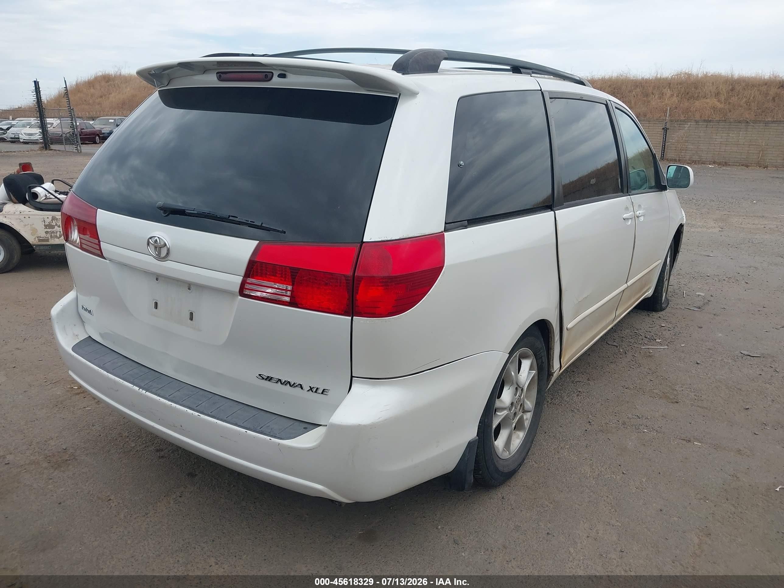 2005 Toyota Sienna Xle White vin: 5TDZA22C75S331301