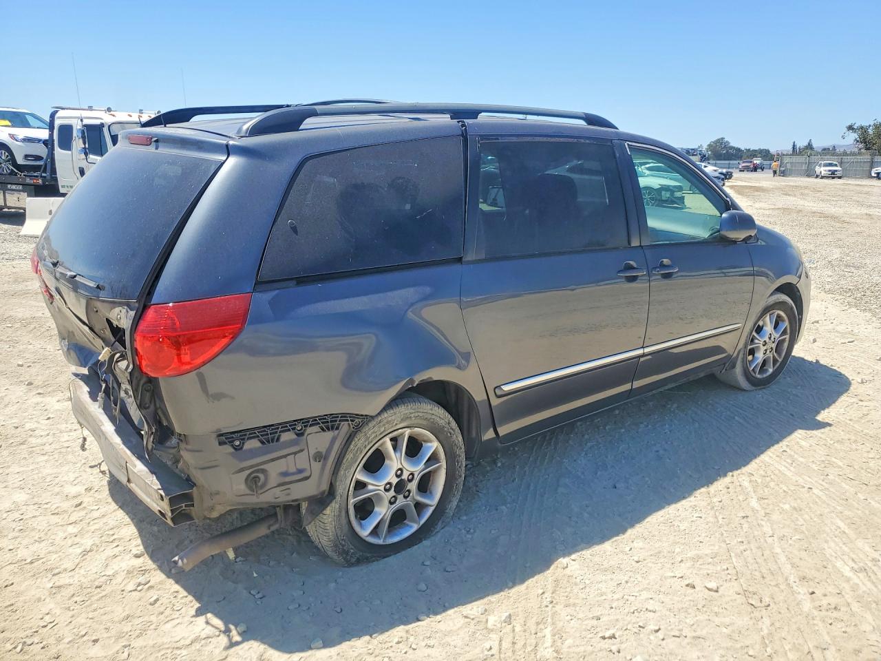 2006 Toyota Sienna Gray vin: 5TDZA22C76S482995
